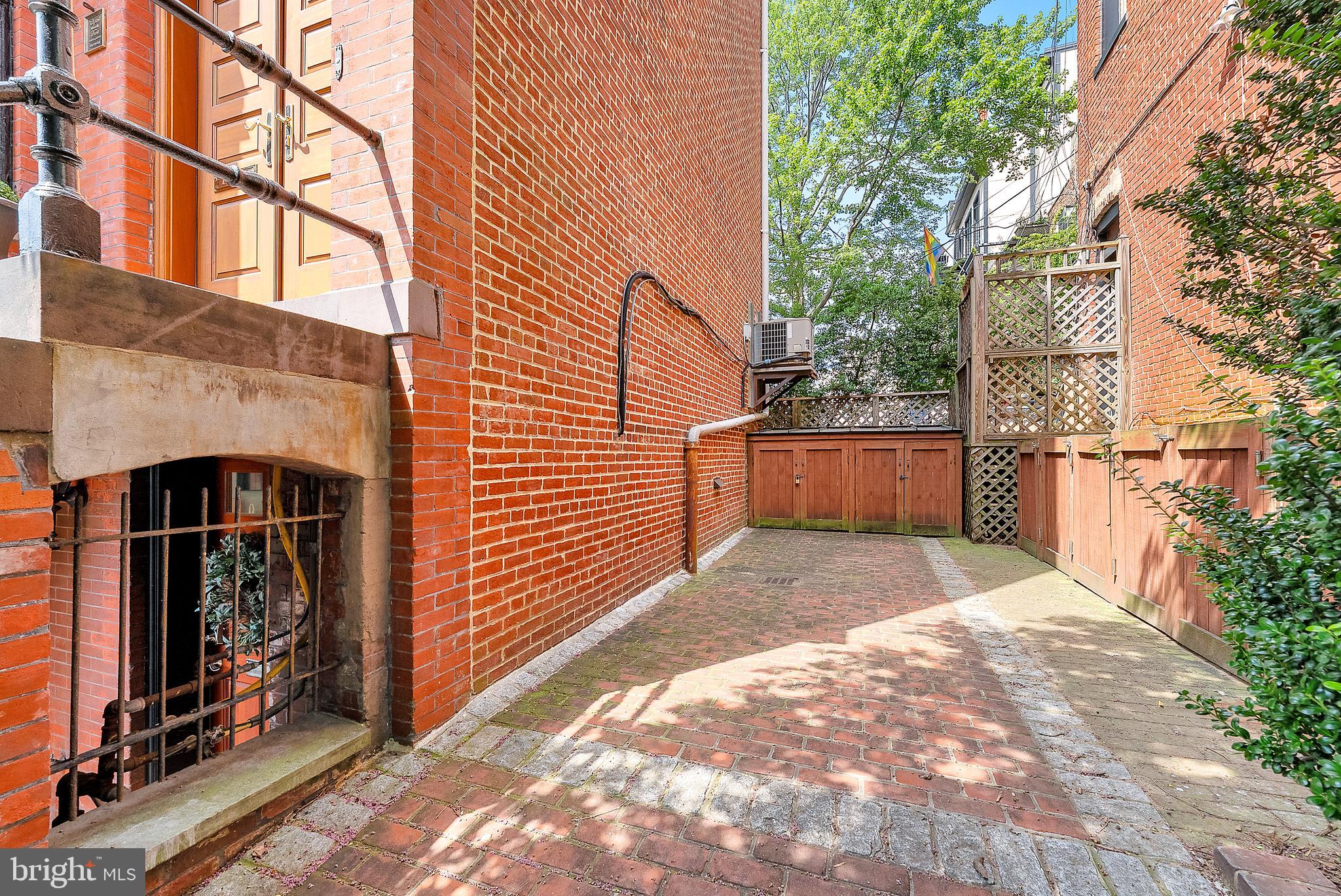 LOGAN CIRCLE - Residential