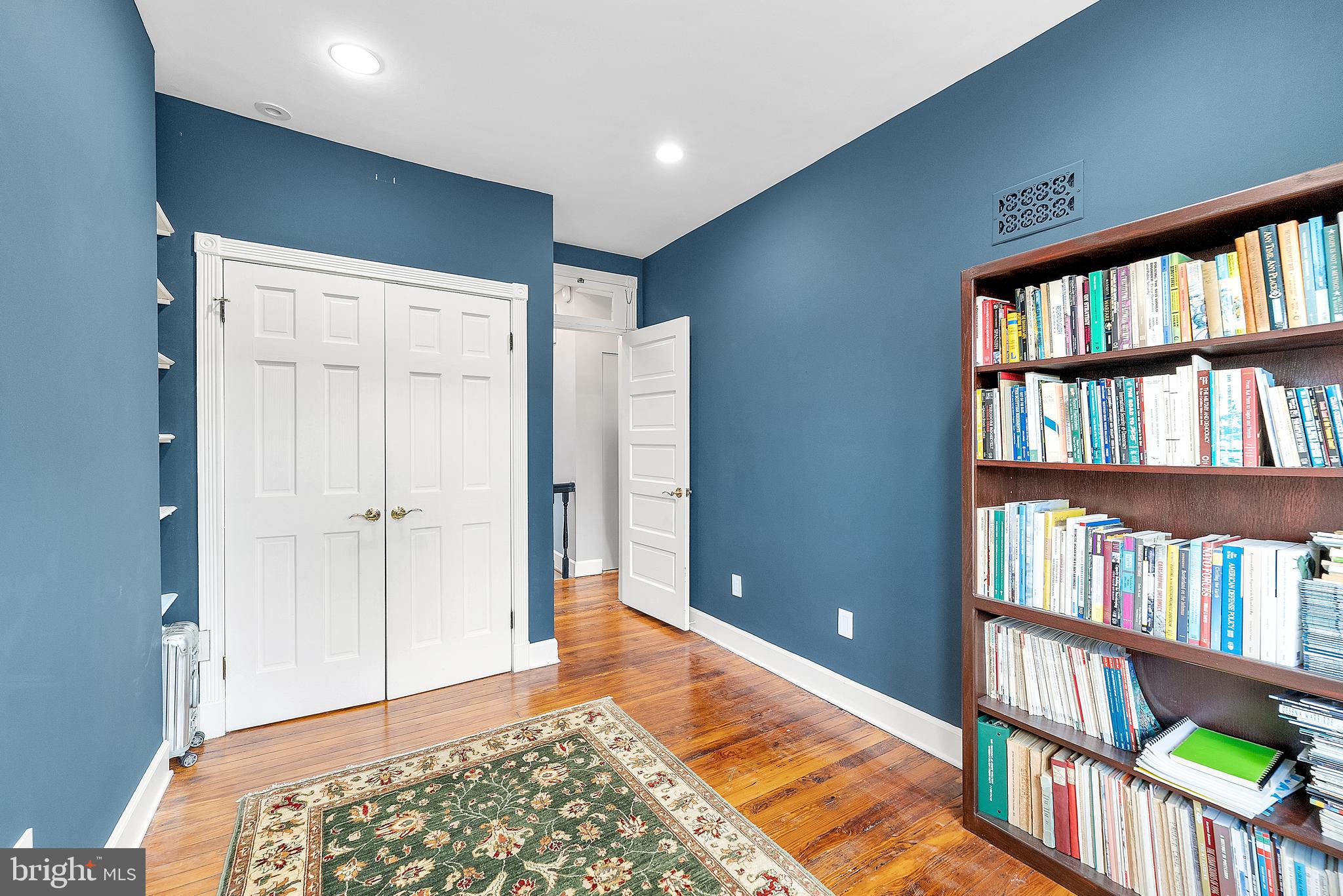 LOGAN CIRCLE - Residential