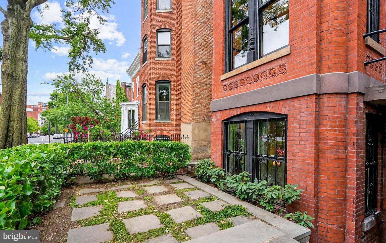 LOGAN CIRCLE - Residential
