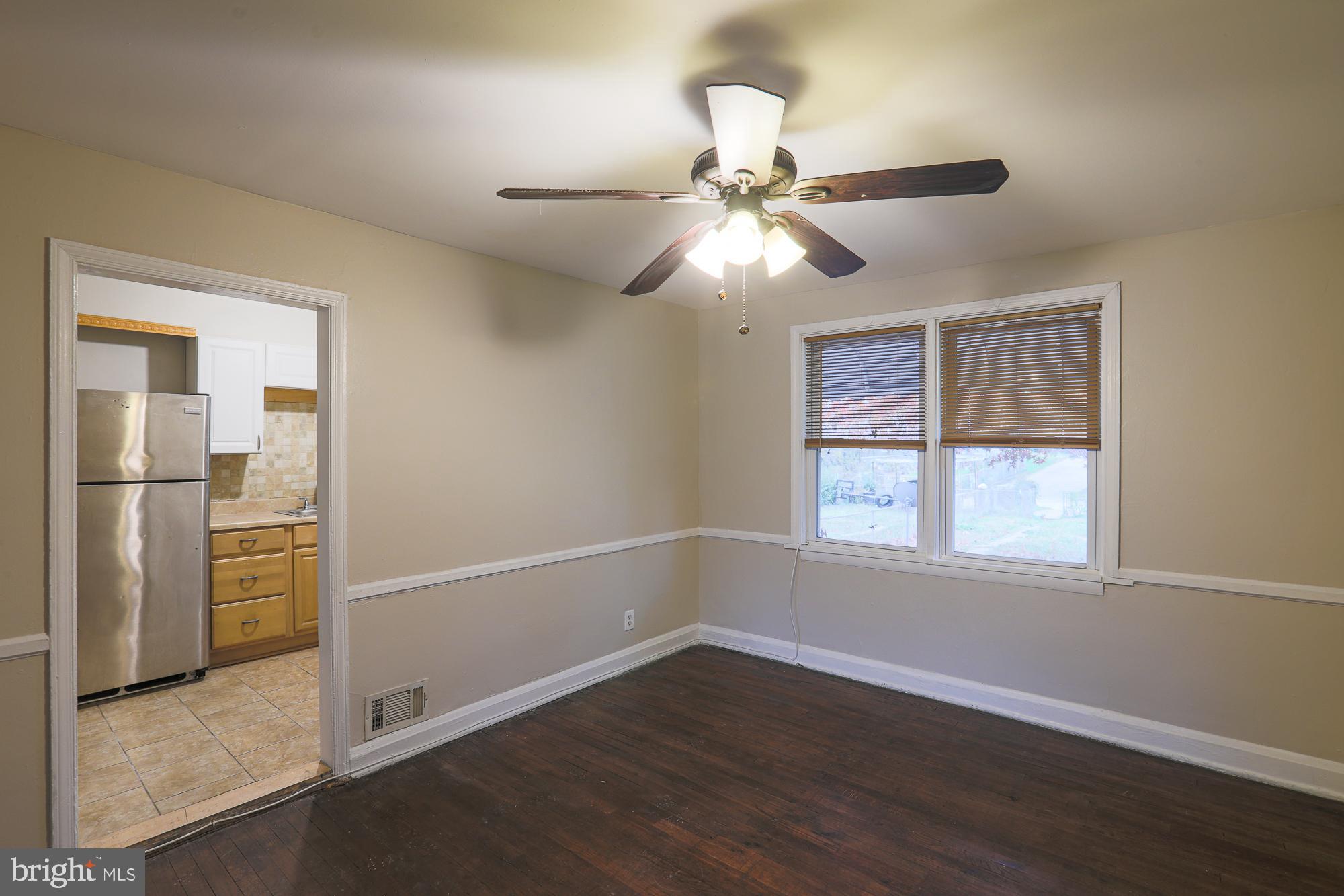 CHINQUAPIN PARK - Residential