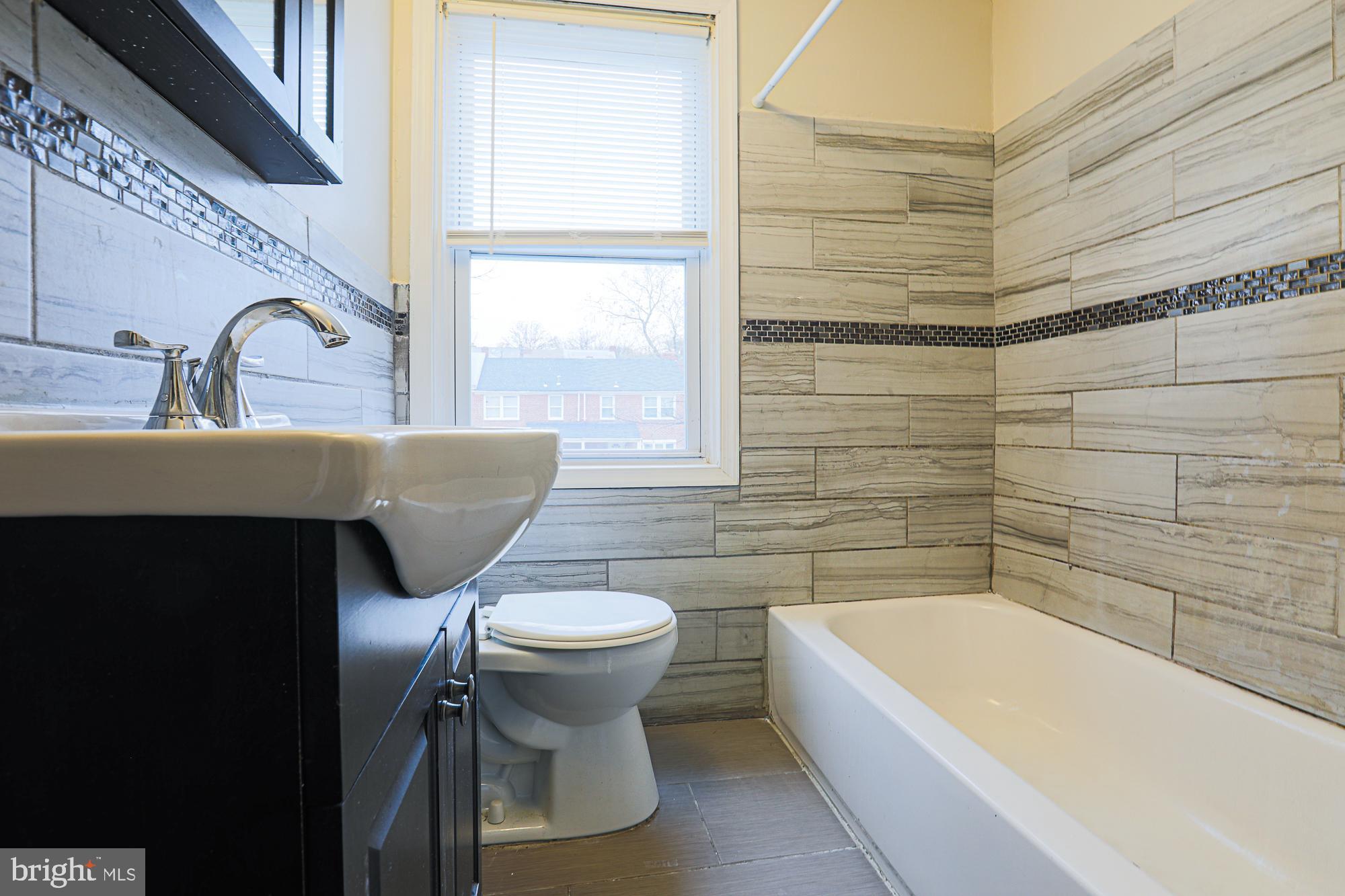 CHINQUAPIN PARK - Residential