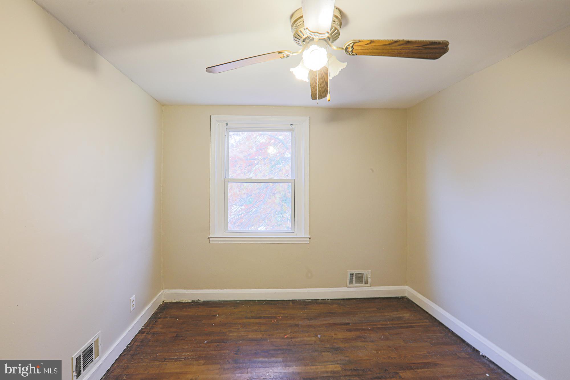 CHINQUAPIN PARK - Residential