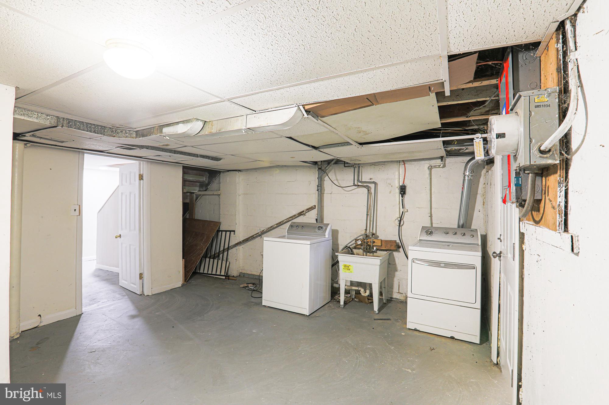 CHINQUAPIN PARK - Residential