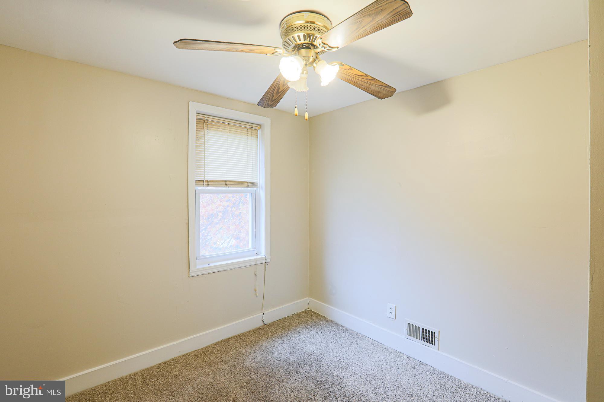 CHINQUAPIN PARK - Residential