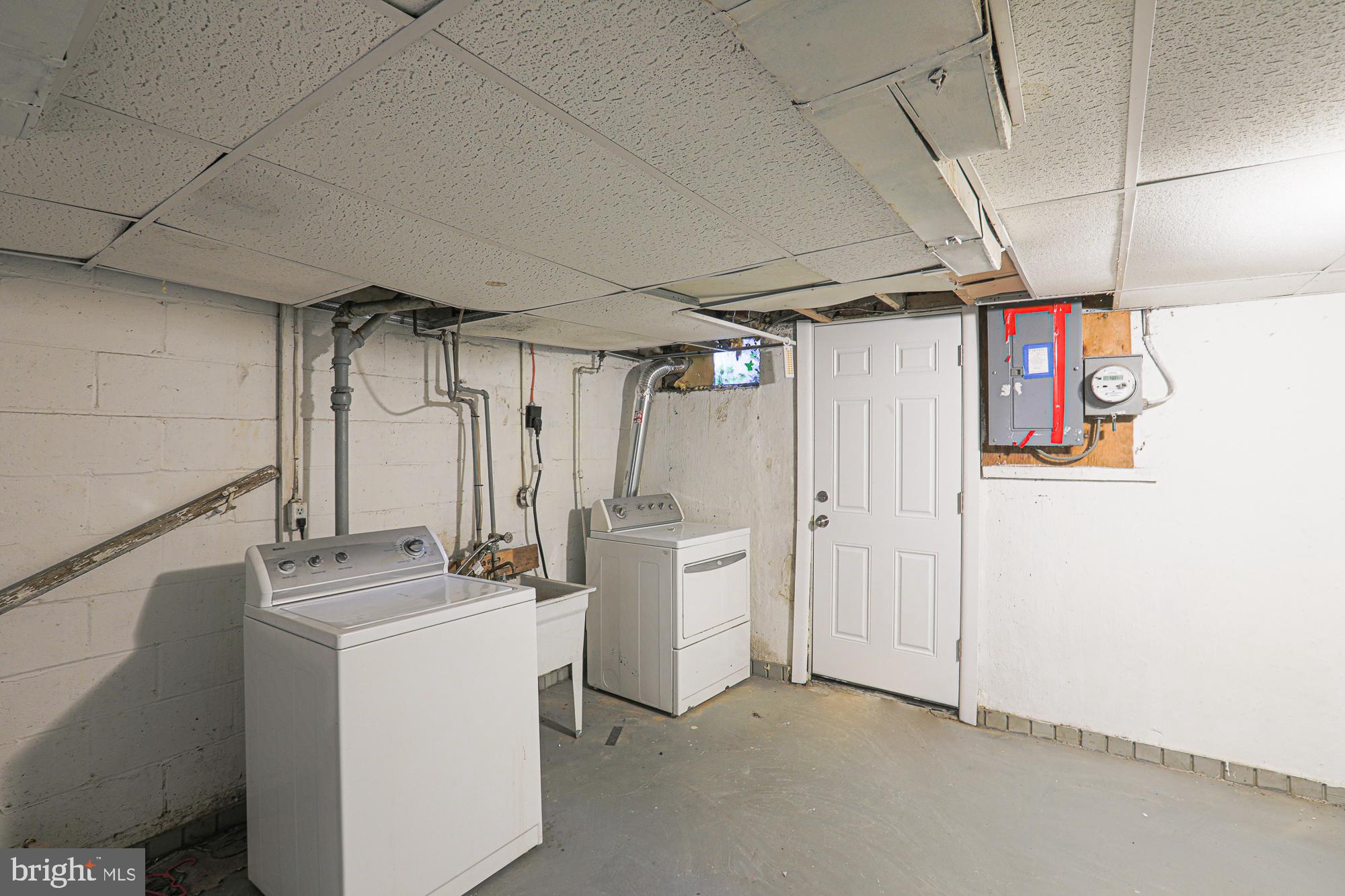 CHINQUAPIN PARK - Residential