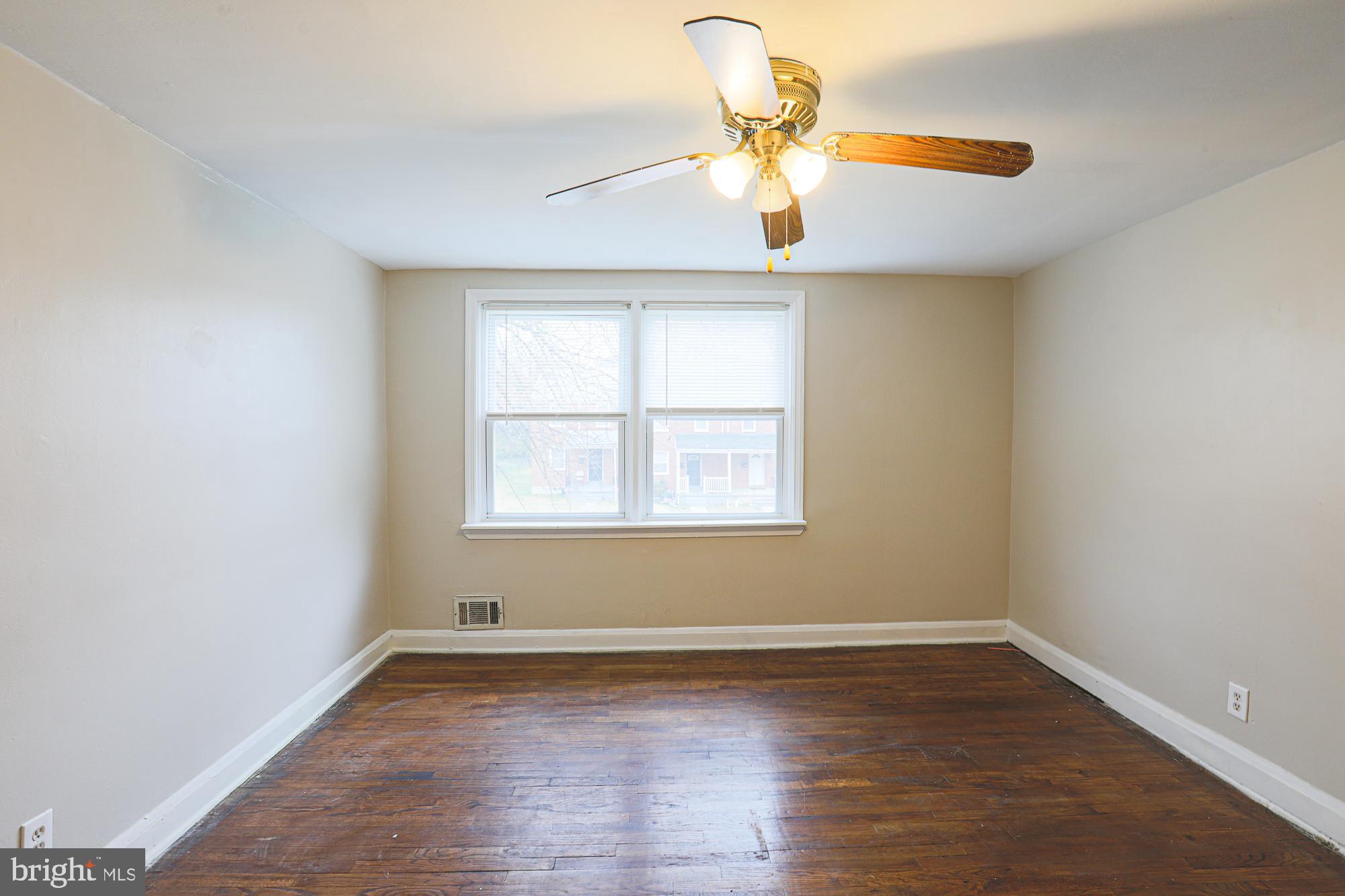 CHINQUAPIN PARK - Residential