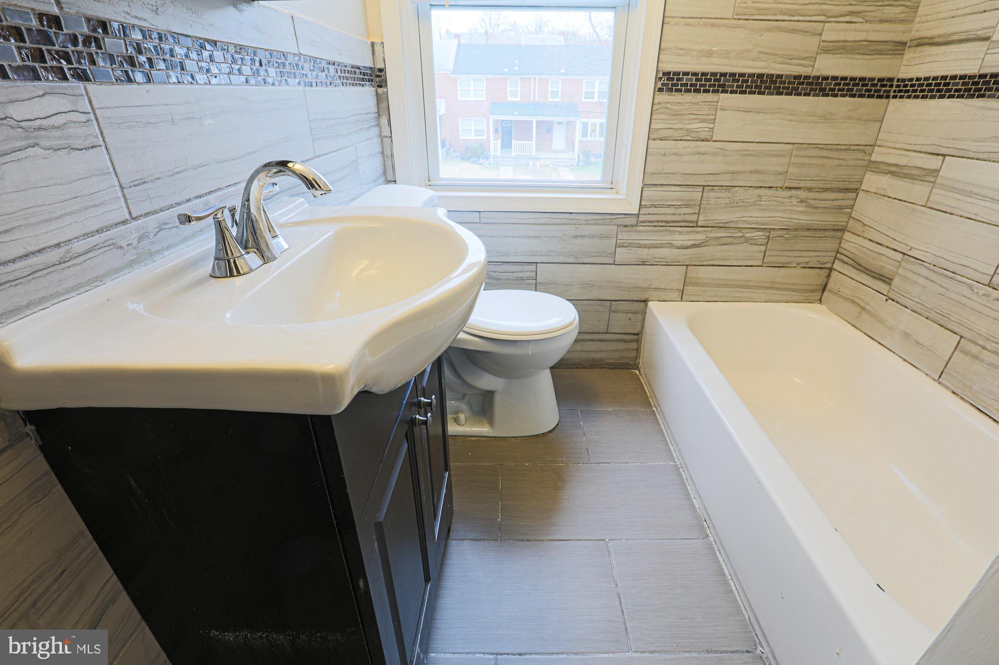 CHINQUAPIN PARK - Residential