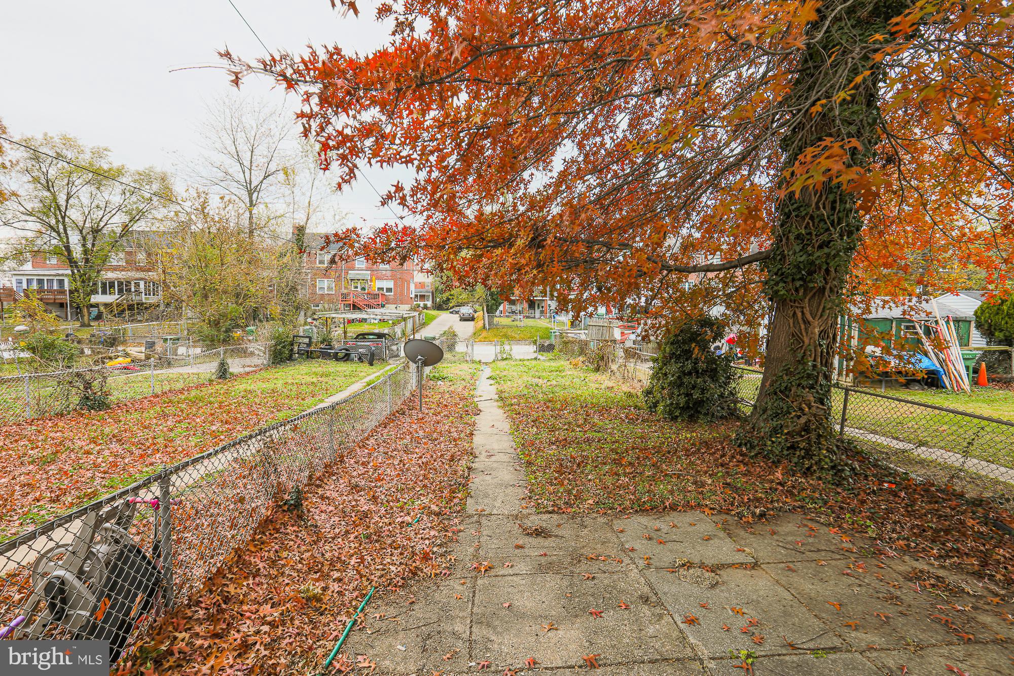 CHINQUAPIN PARK - Residential