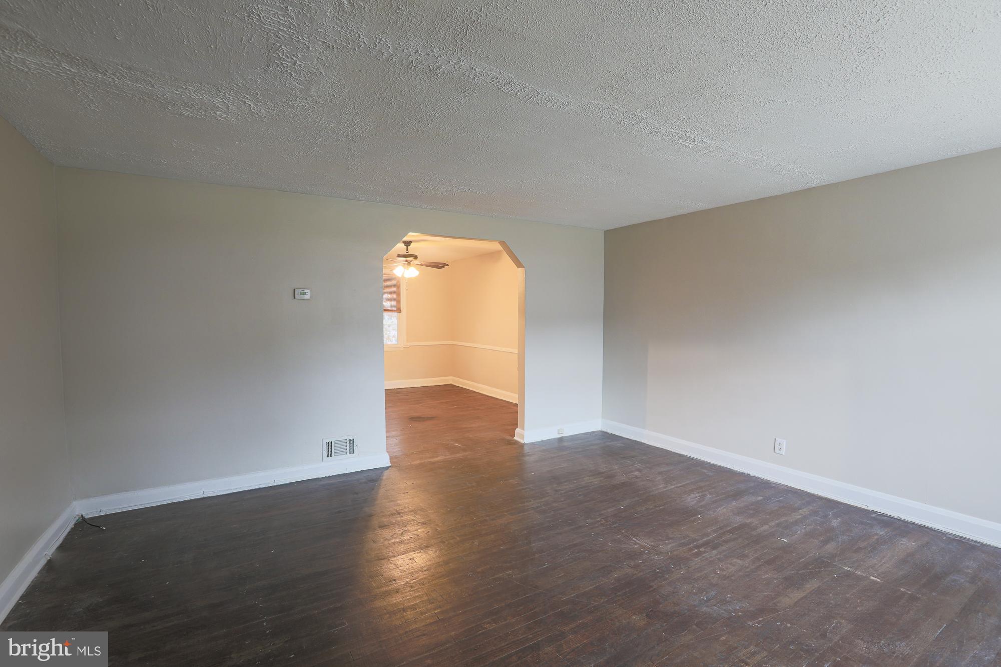 CHINQUAPIN PARK - Residential