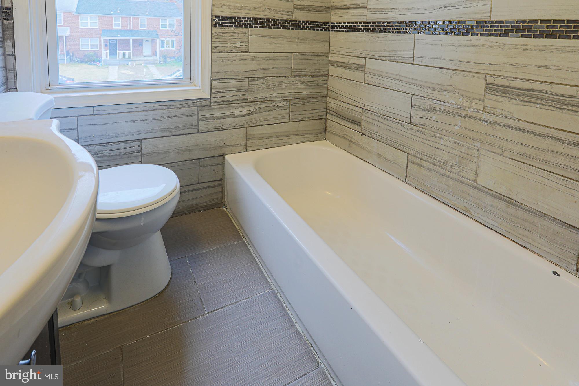 CHINQUAPIN PARK - Residential