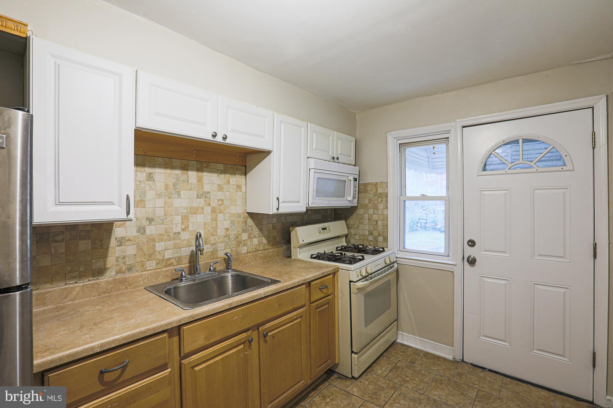 CHINQUAPIN PARK - Residential