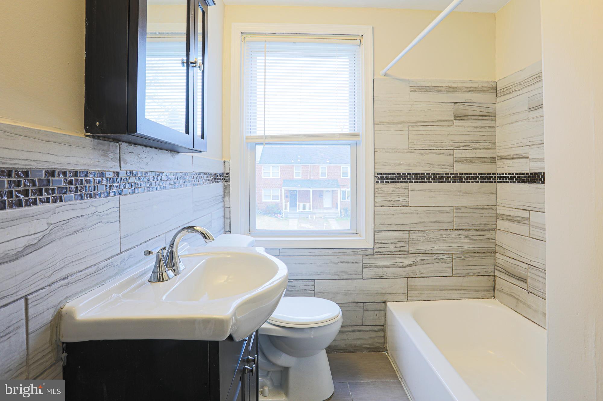 CHINQUAPIN PARK - Residential