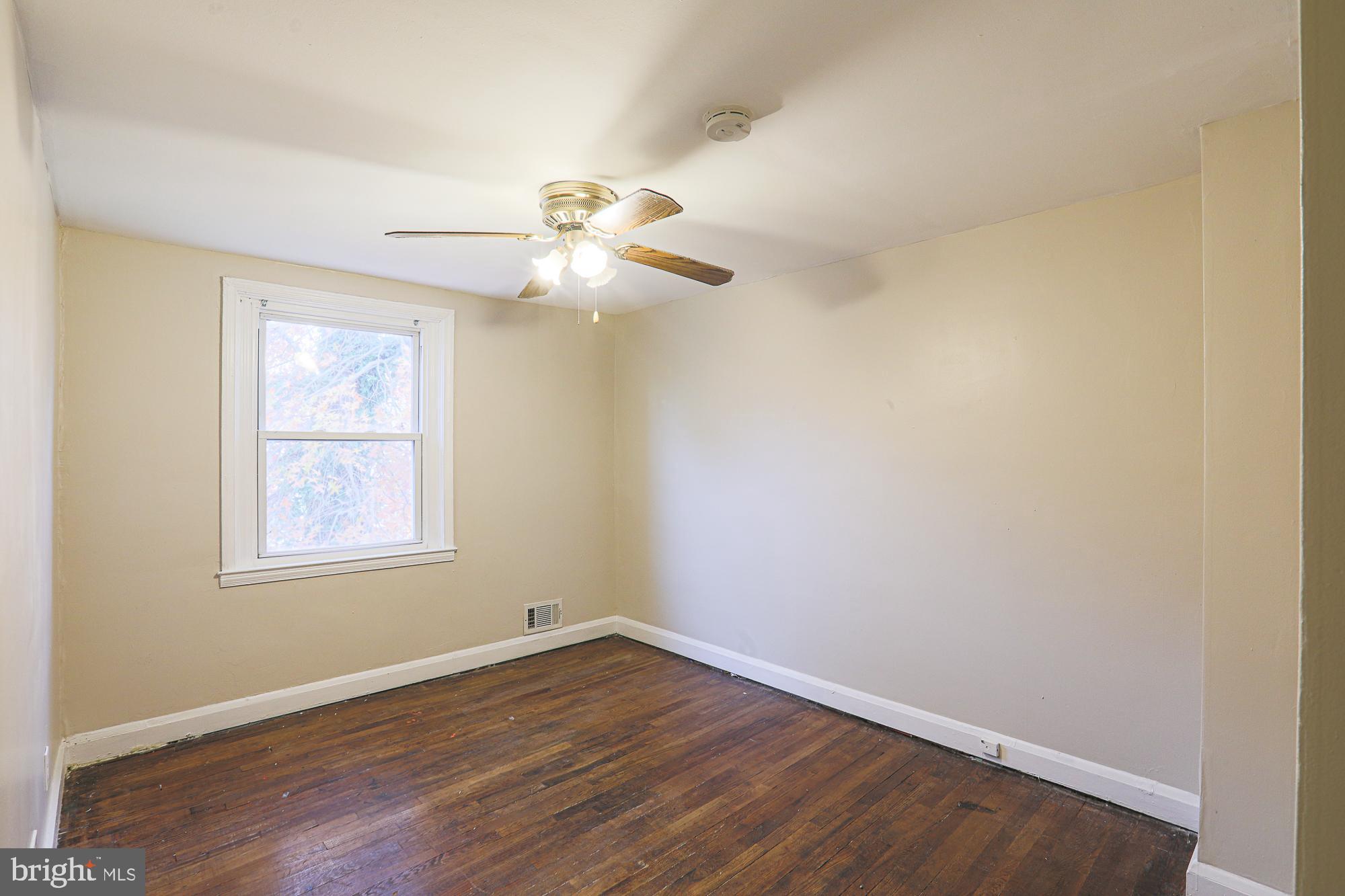 CHINQUAPIN PARK - Residential