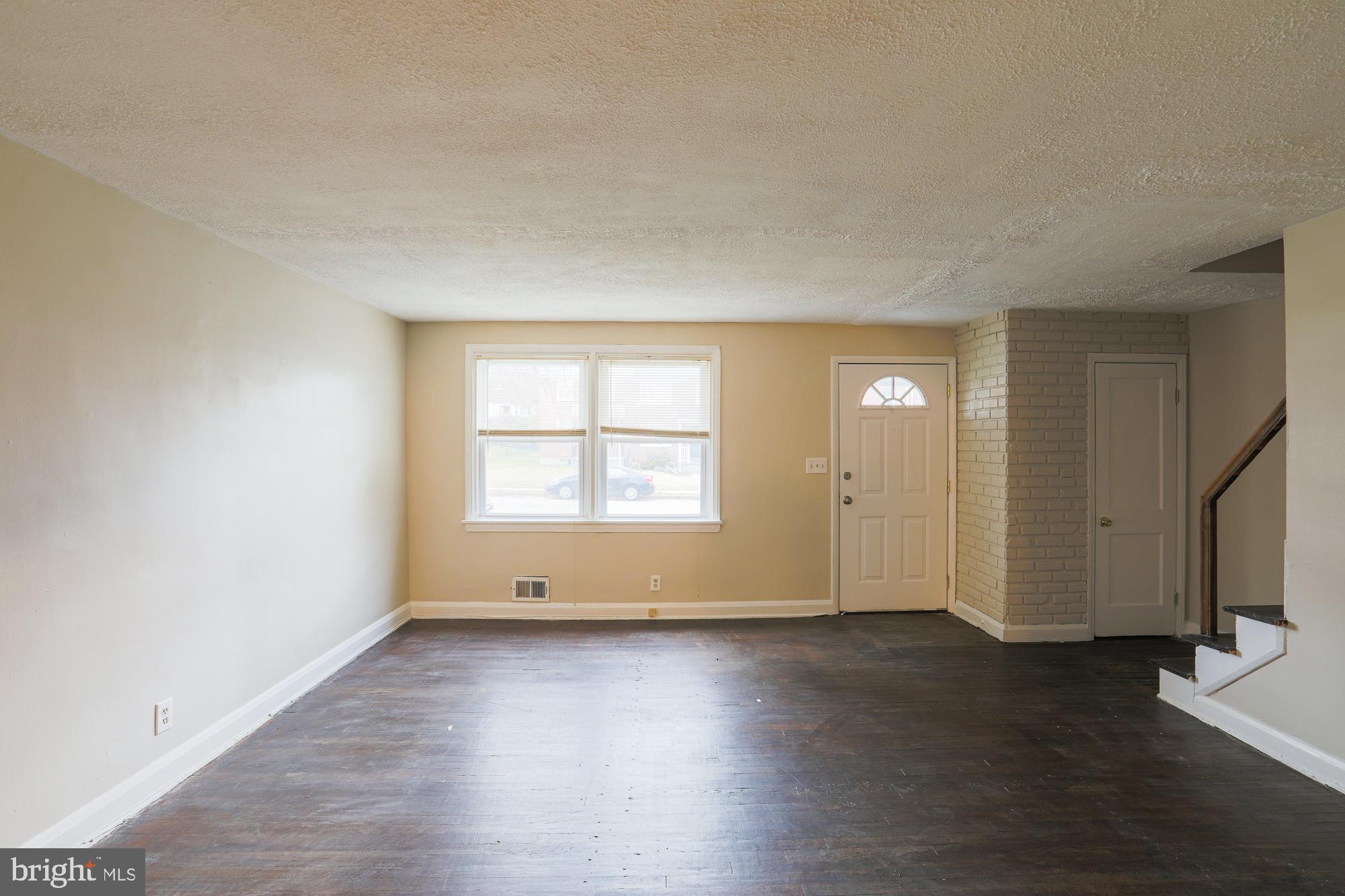 CHINQUAPIN PARK - Residential