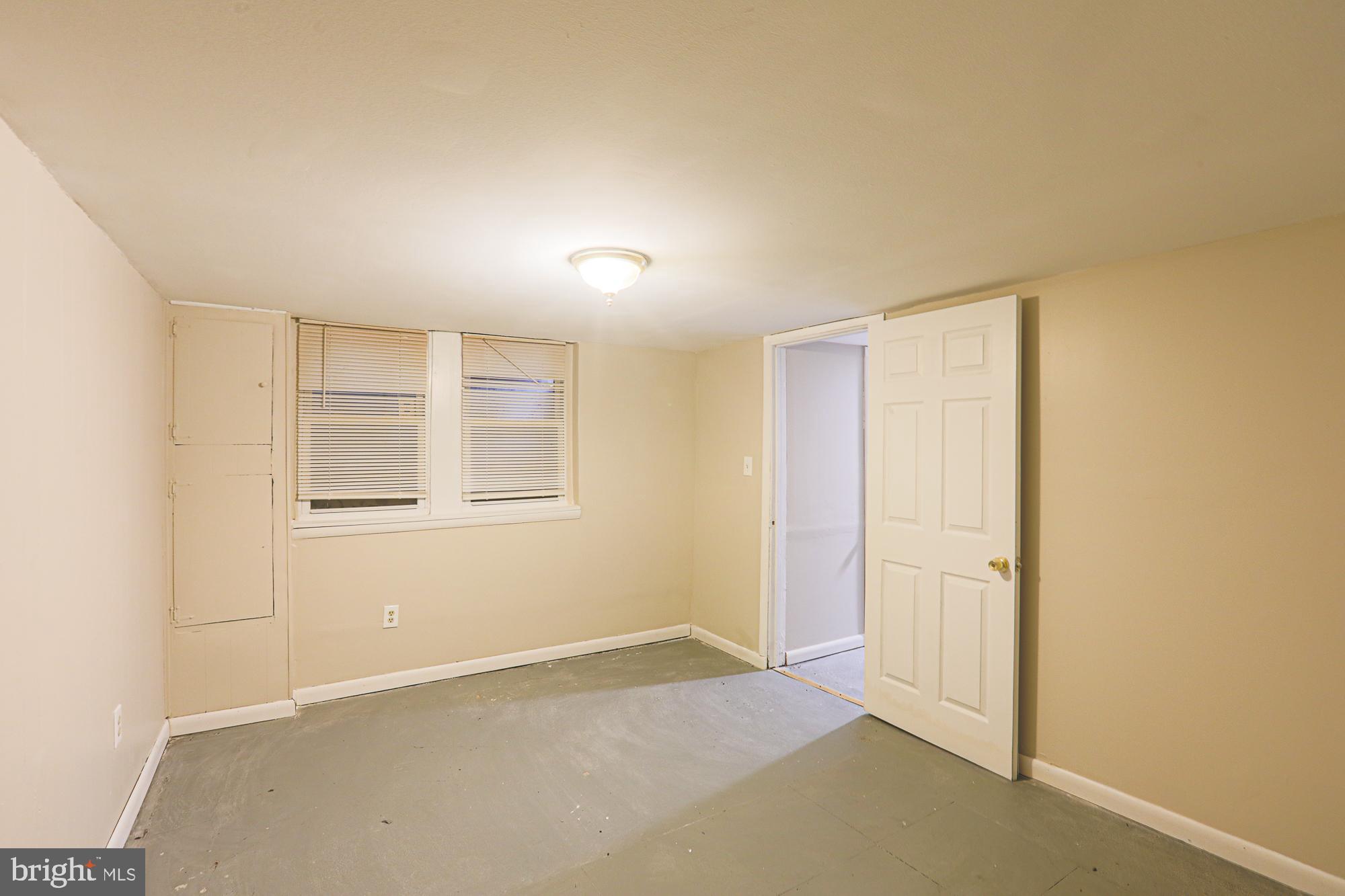 CHINQUAPIN PARK - Residential