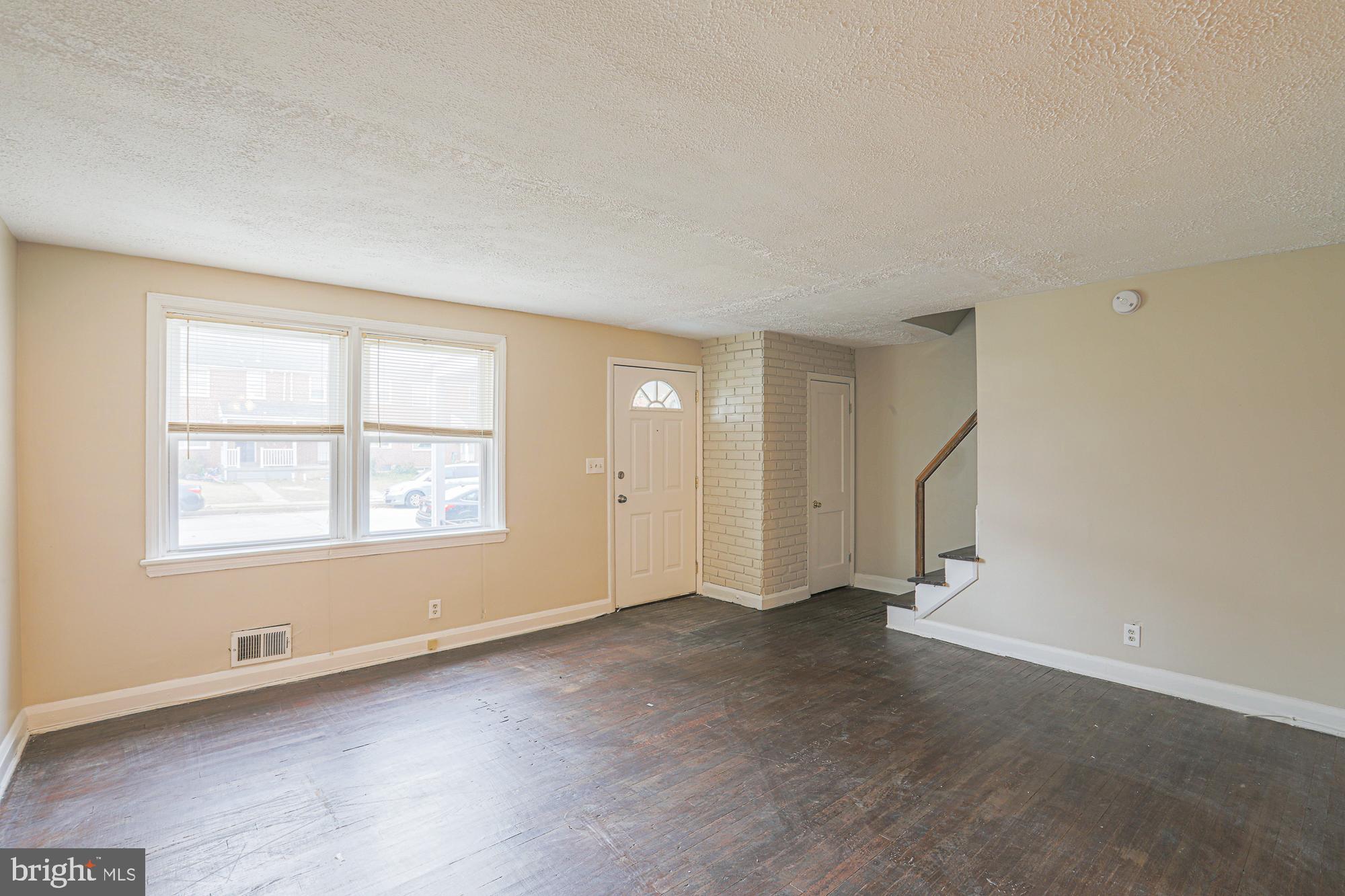 CHINQUAPIN PARK - Residential