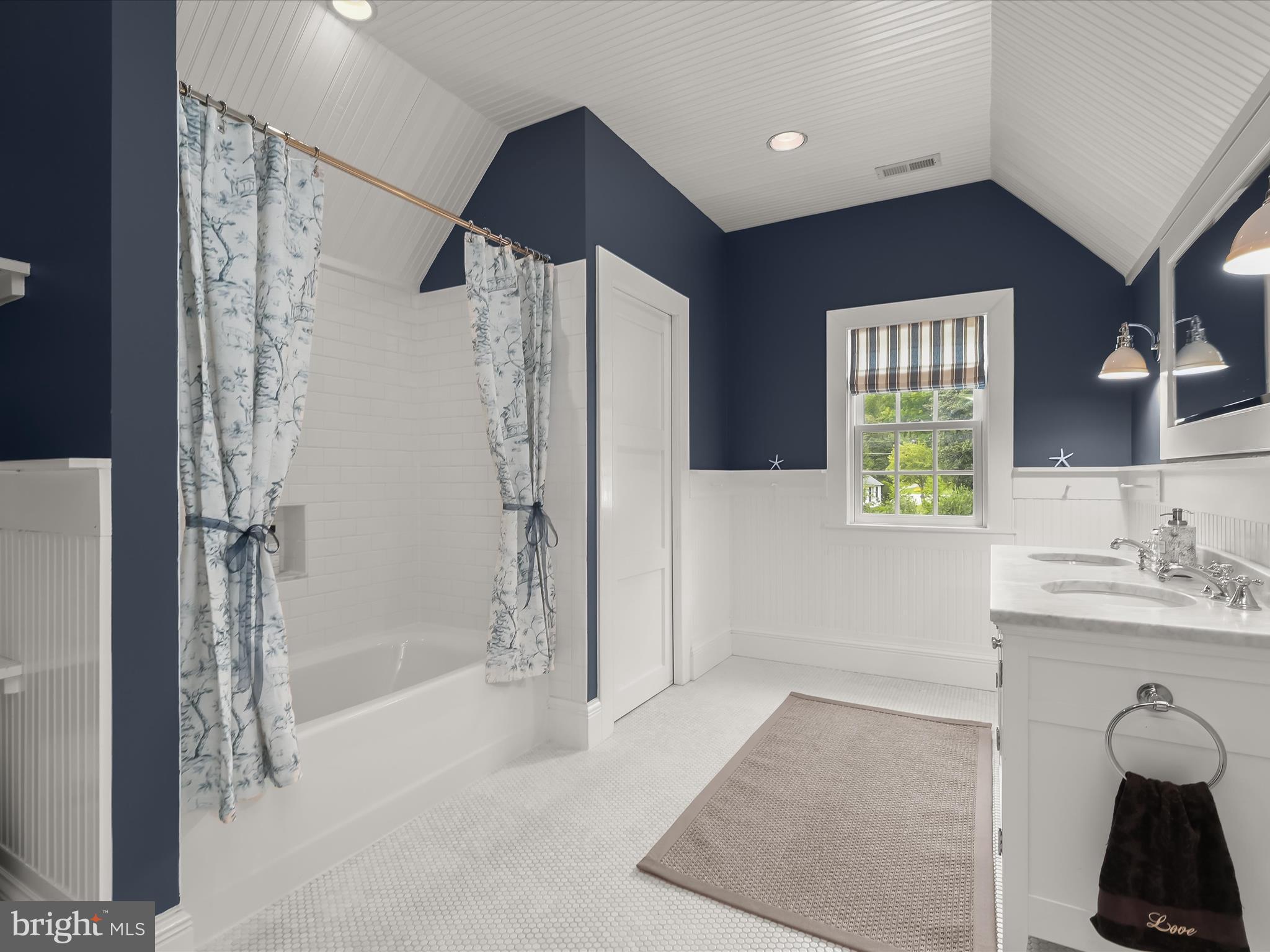 GIBSON ISLAND - Residential