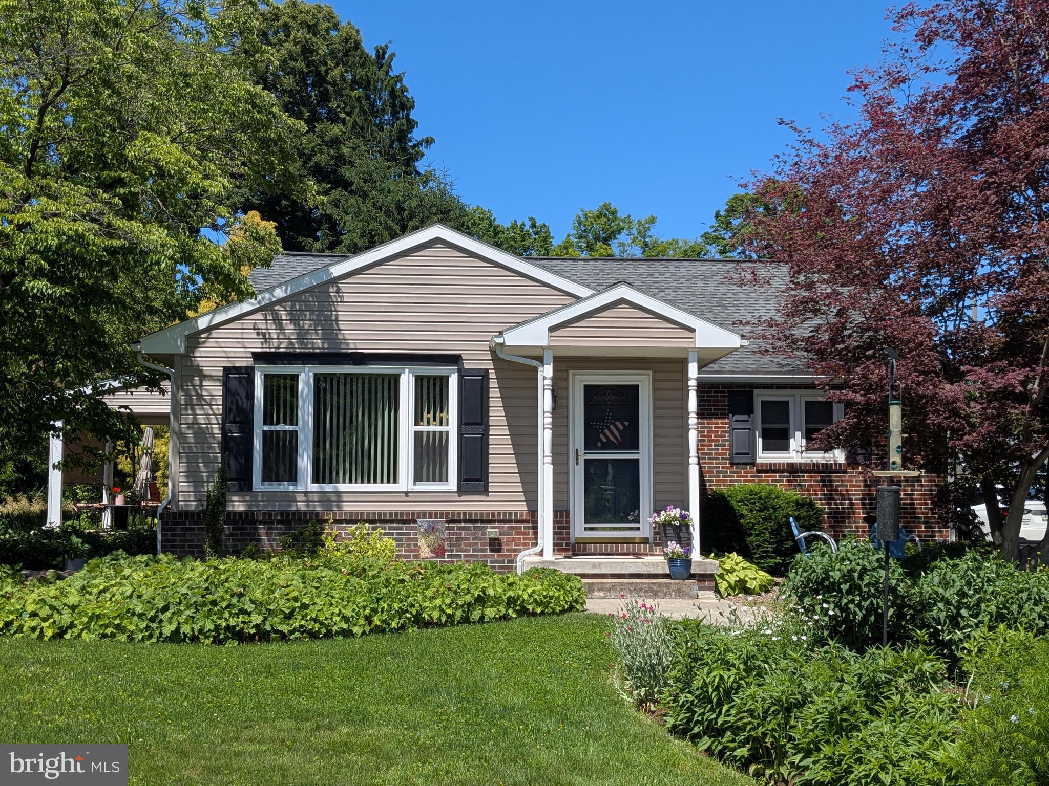 41 W COLLEGE AVENUE
