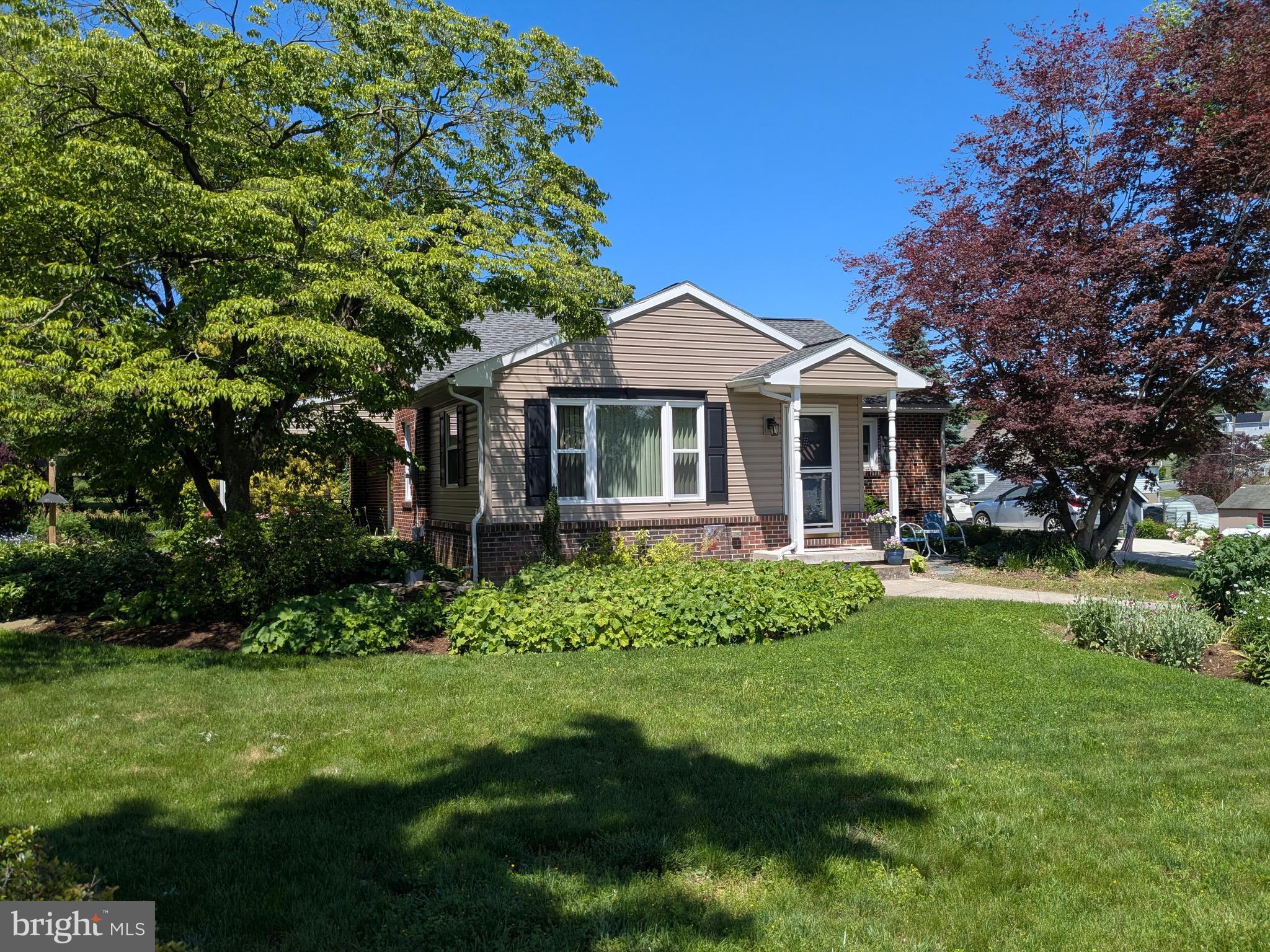 41 W COLLEGE AVENUE