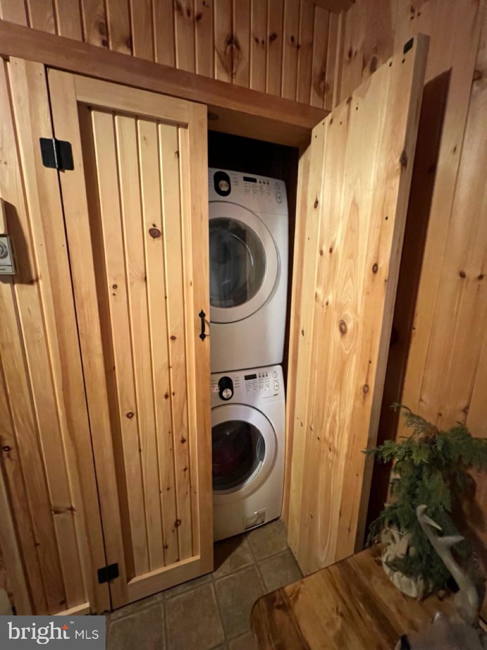 POTOMAC ISLAND RIDGE - Residential