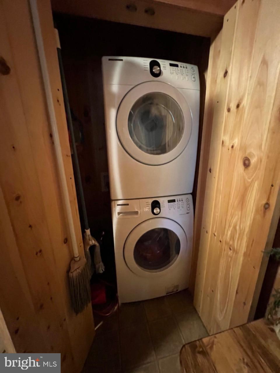 POTOMAC ISLAND RIDGE - Residential