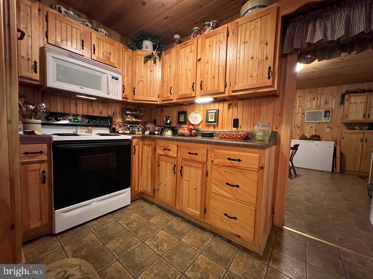 POTOMAC ISLAND RIDGE - Residential