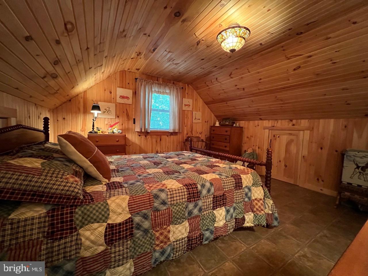 POTOMAC ISLAND RIDGE - Residential