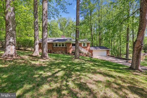 Photo of 7302 Stuart Circle, WARRENTON, VA 20187 (MLS # VAFQ2021530)