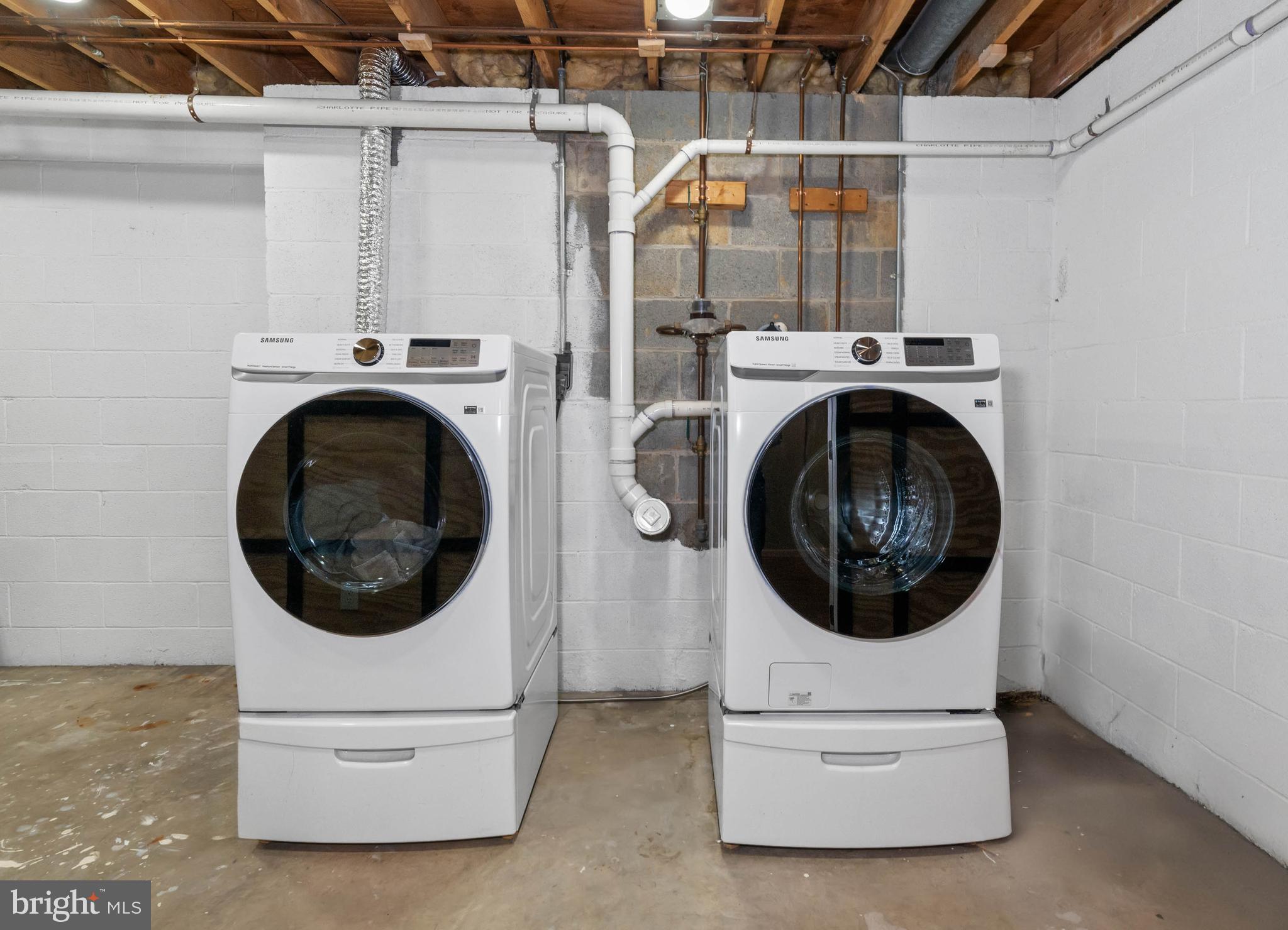 KENSINGTON COURTS - Residential