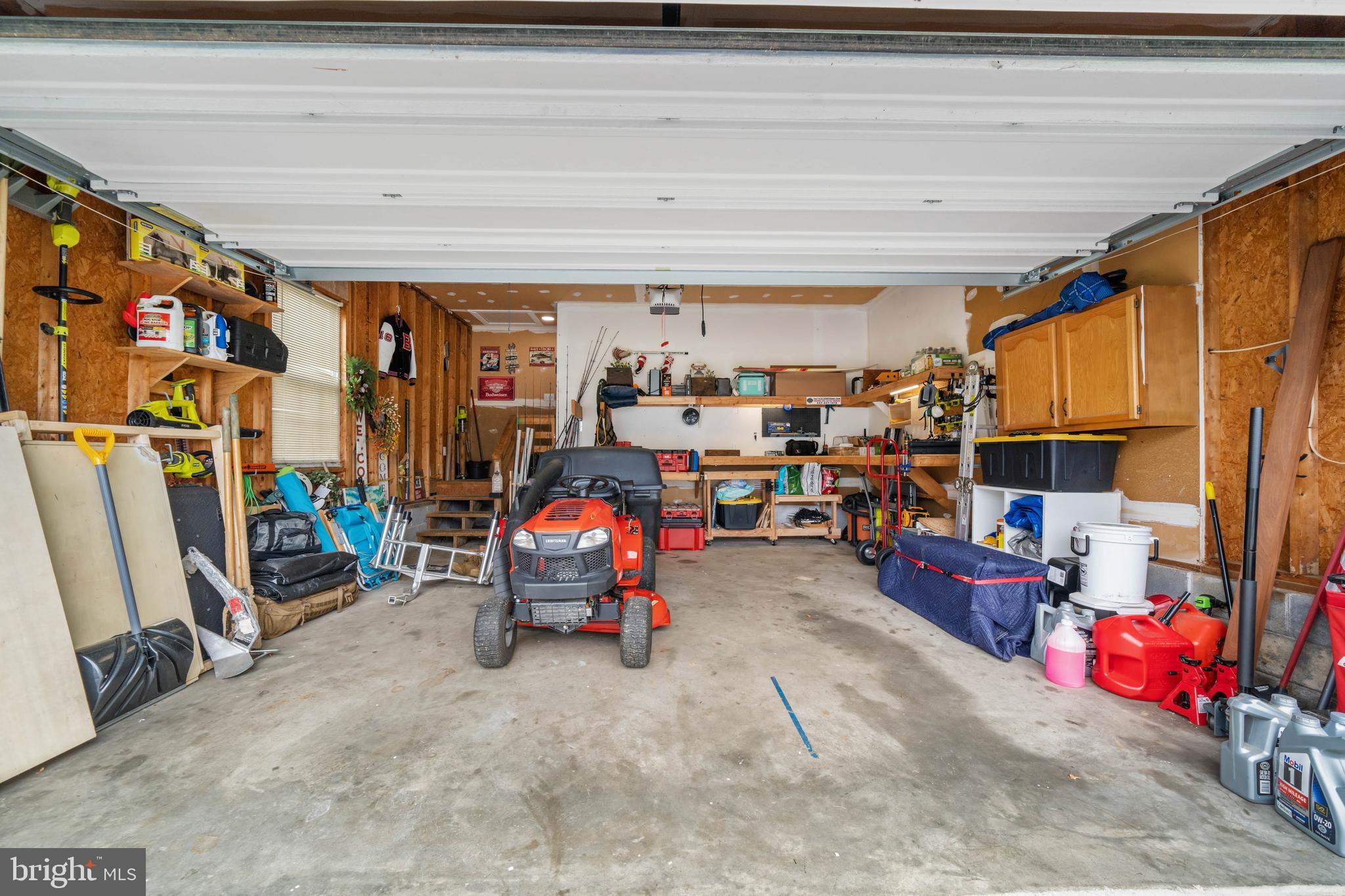 KENSINGTON COURTS - Residential