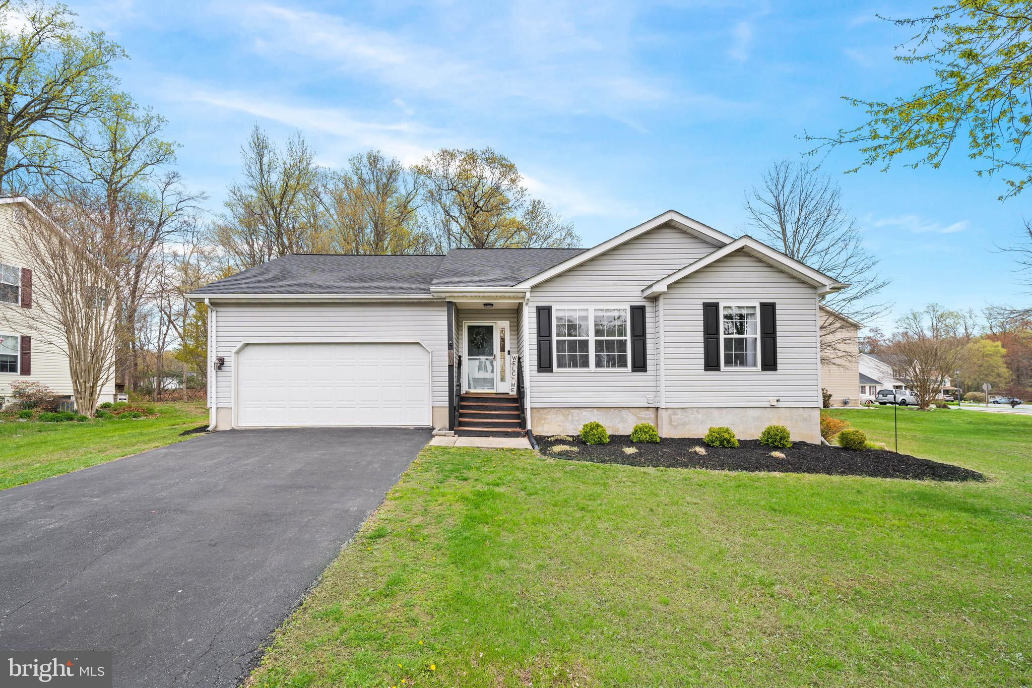 KENSINGTON COURTS - Residential