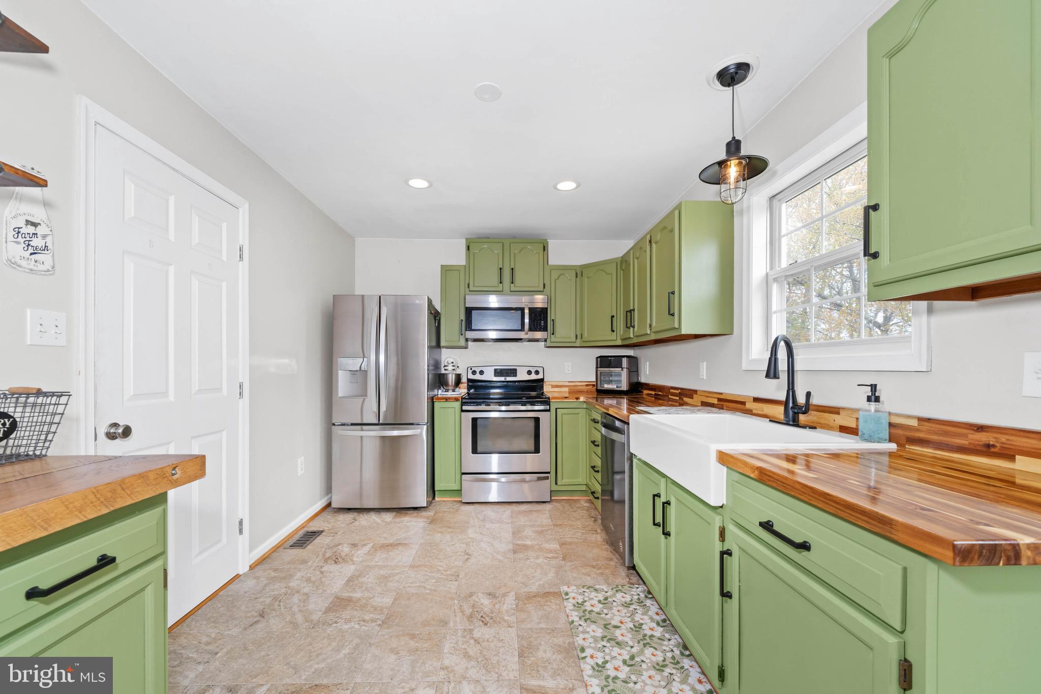 KENSINGTON COURTS - Residential