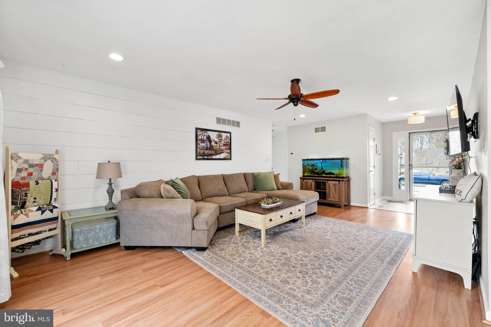 KENSINGTON COURTS - Residential