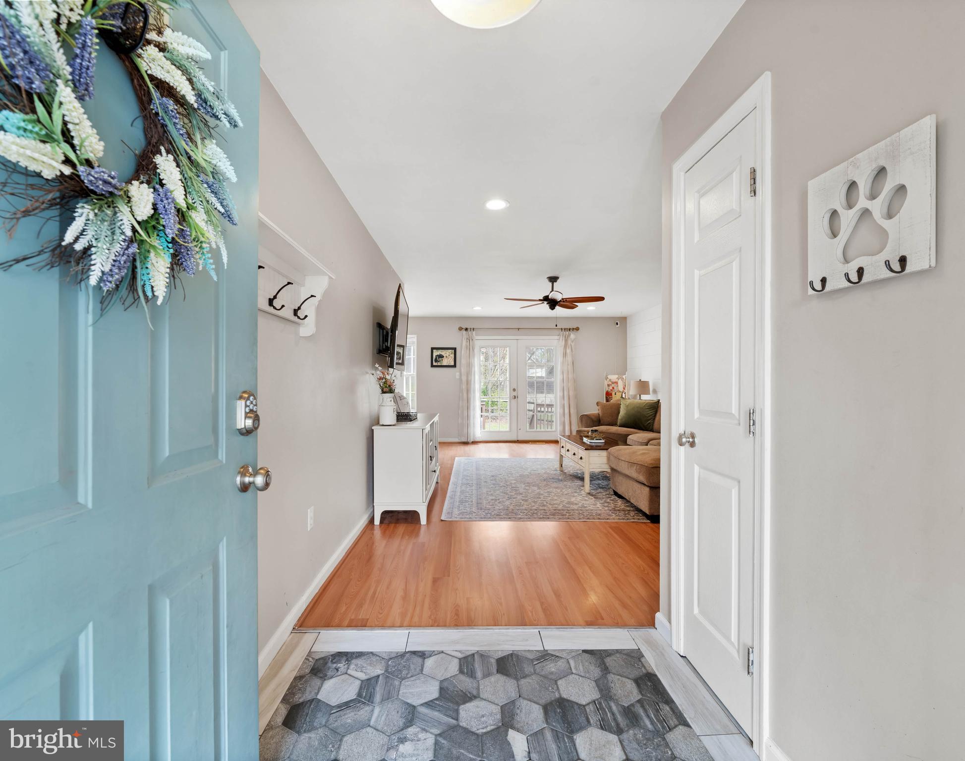 KENSINGTON COURTS - Residential