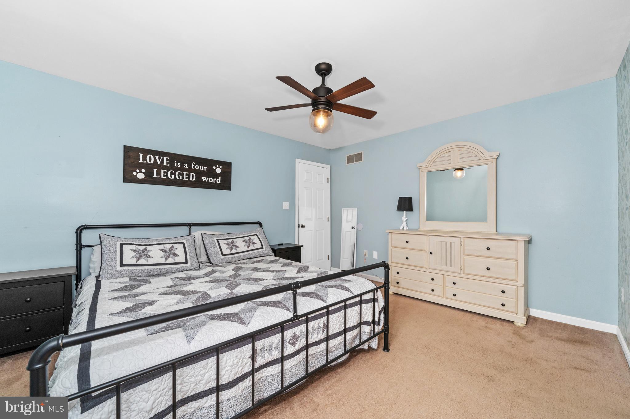 KENSINGTON COURTS - Residential