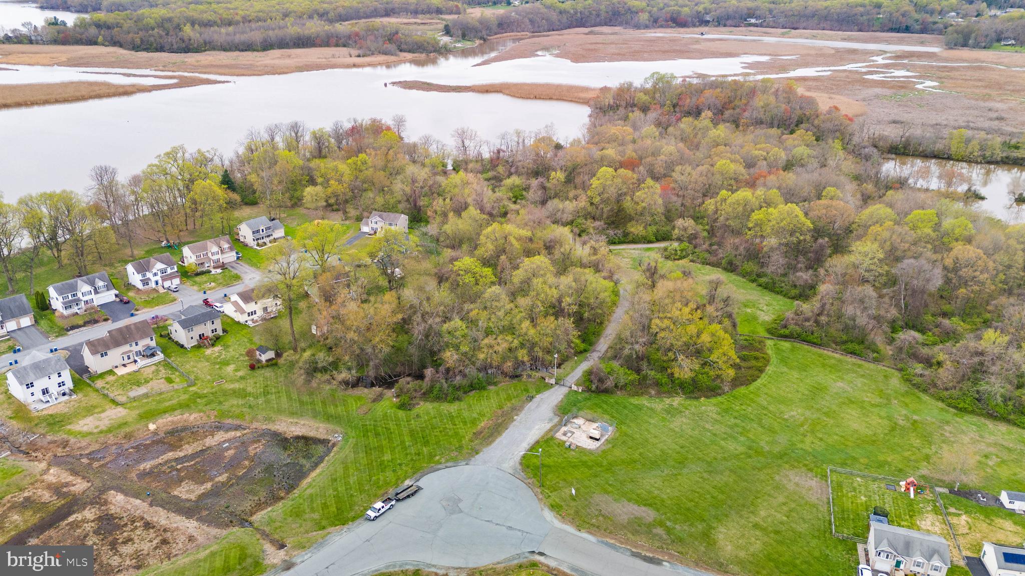 KENSINGTON COURTS - Residential