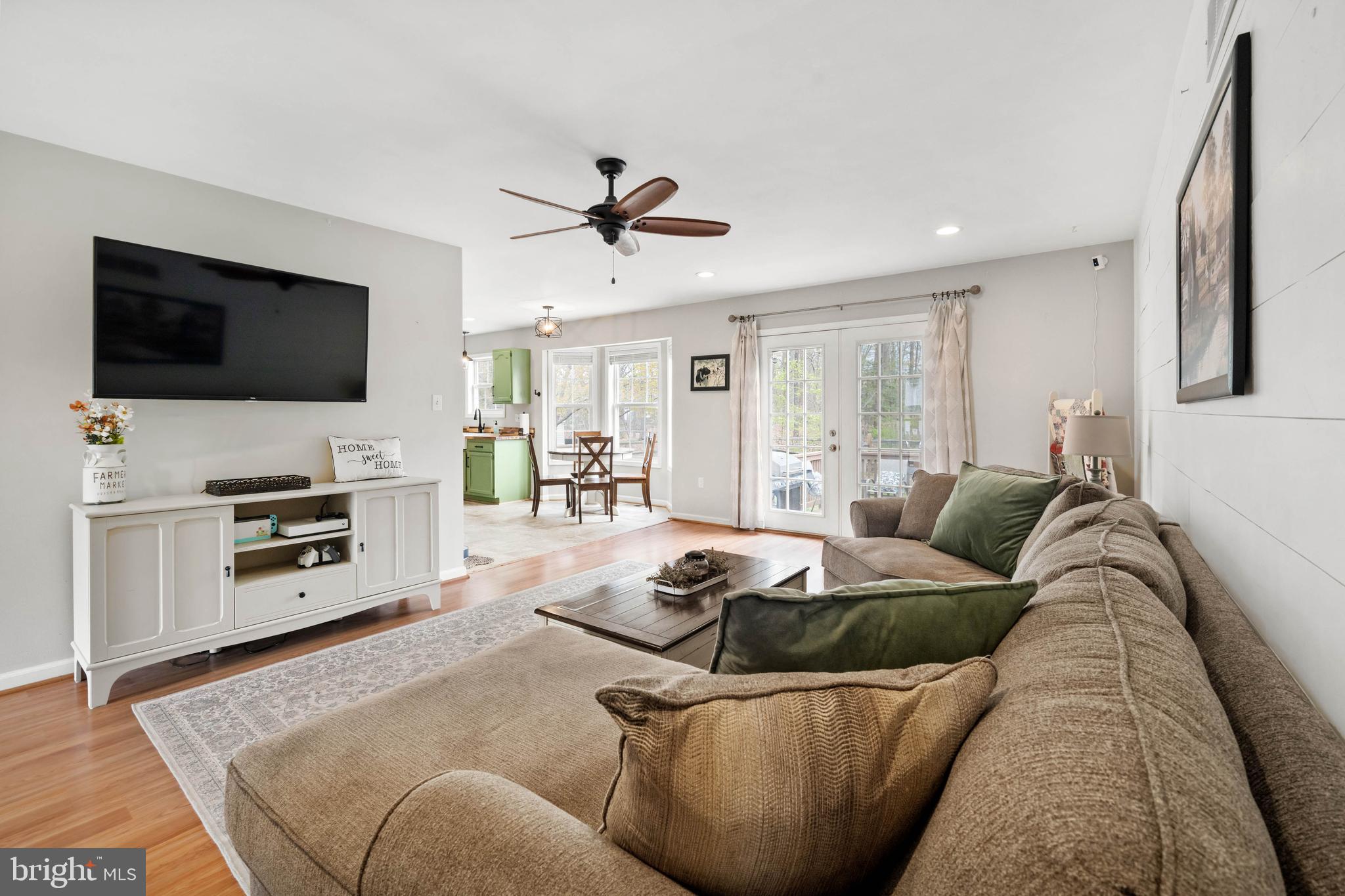 KENSINGTON COURTS - Residential