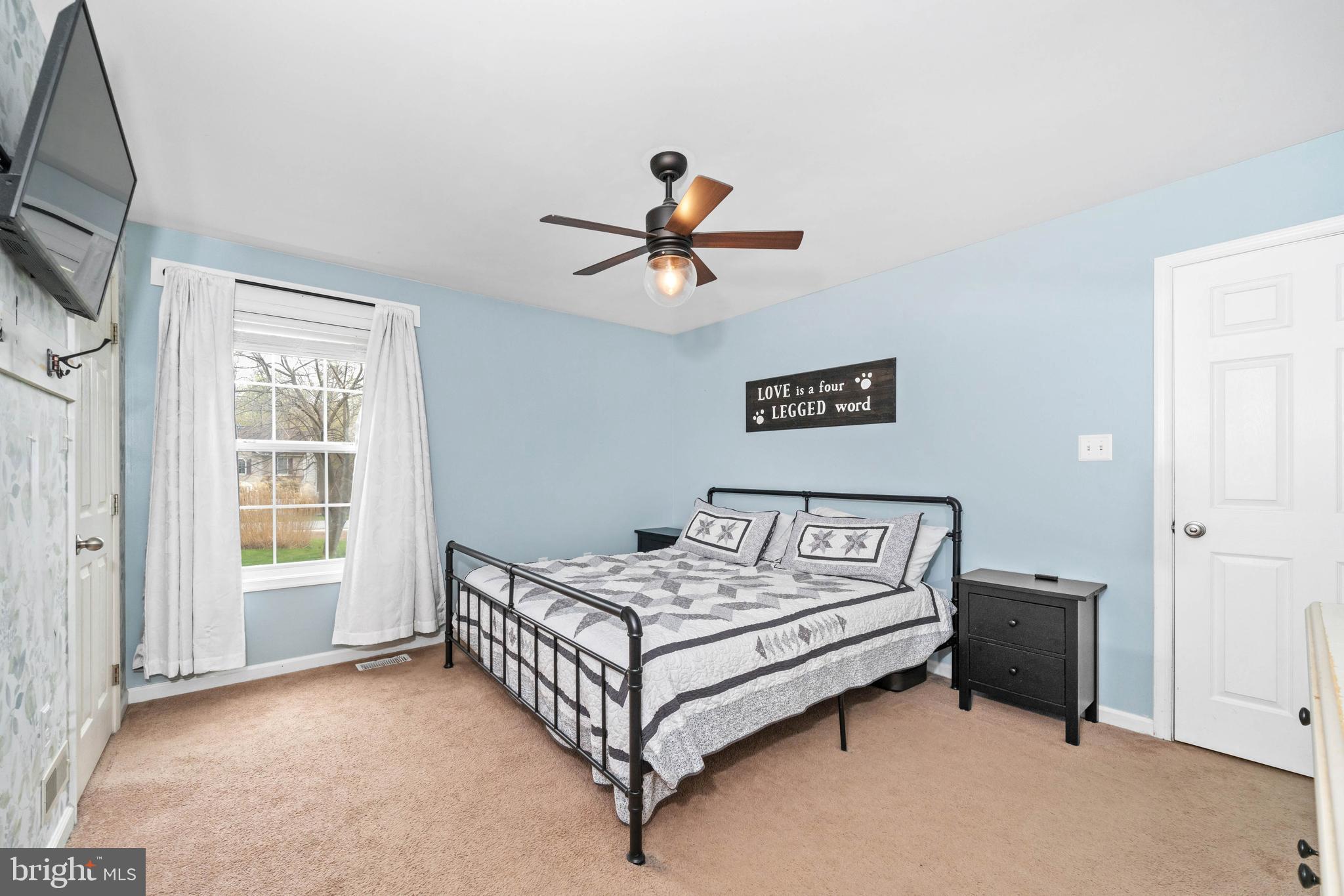 KENSINGTON COURTS - Residential