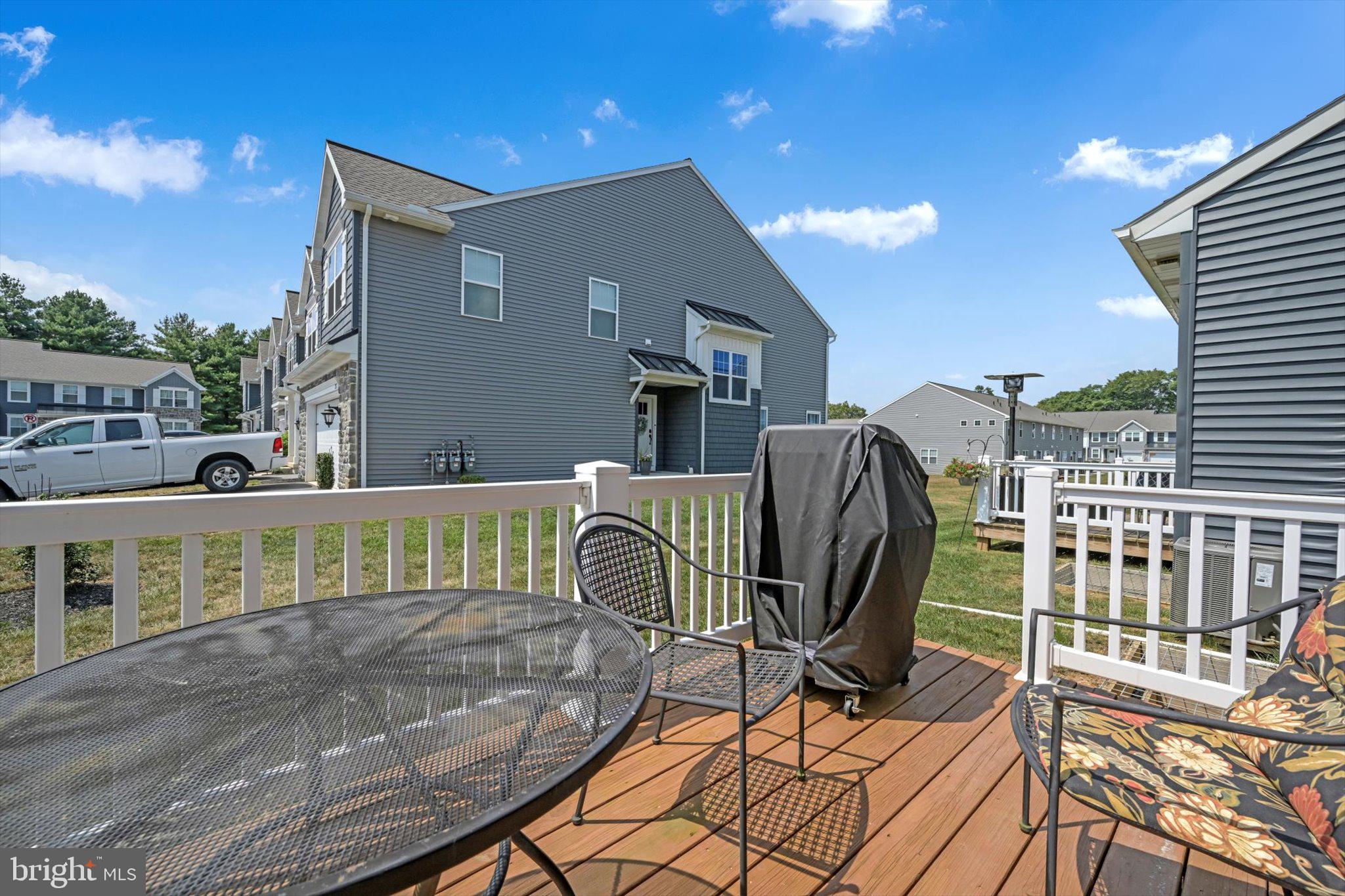 MAYAPPLE WOODS - Residential