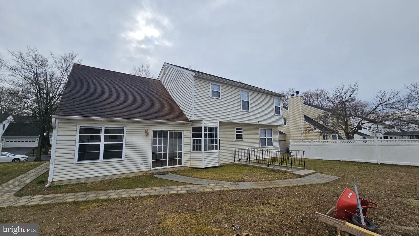 CROFTON VILLAGE - Residential Lease