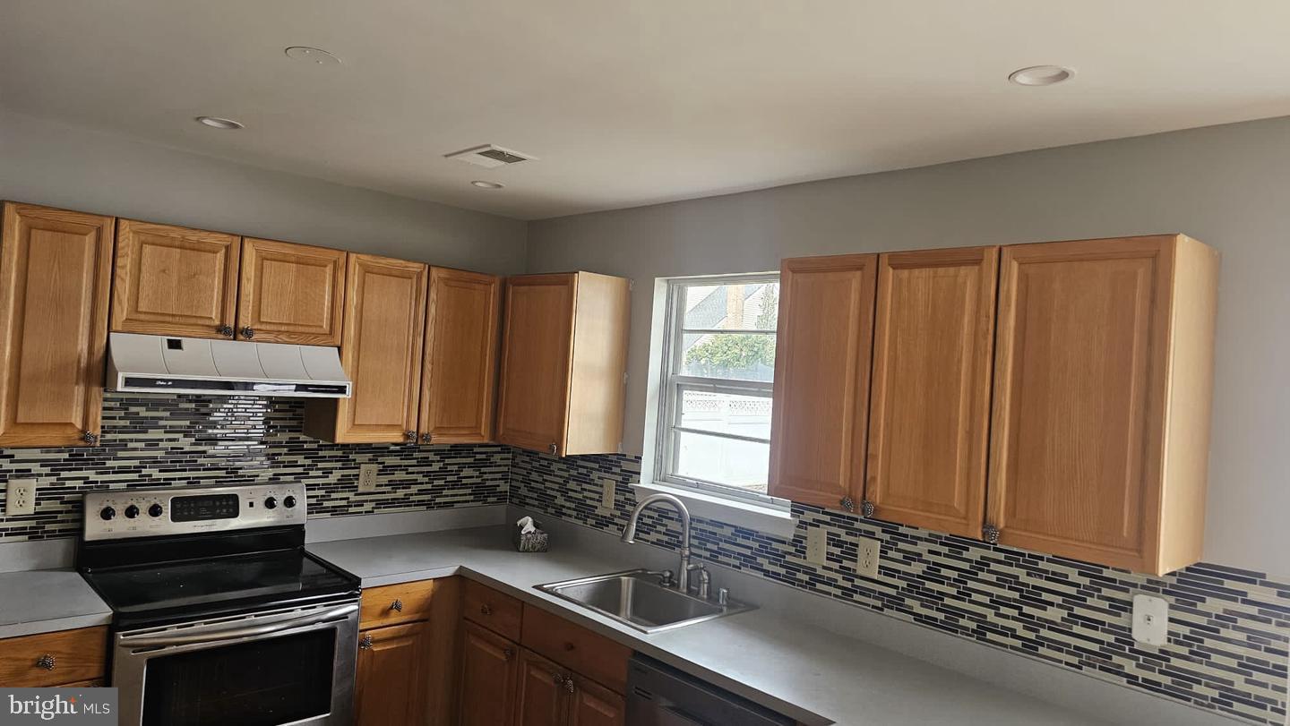 CROFTON VILLAGE - Residential Lease