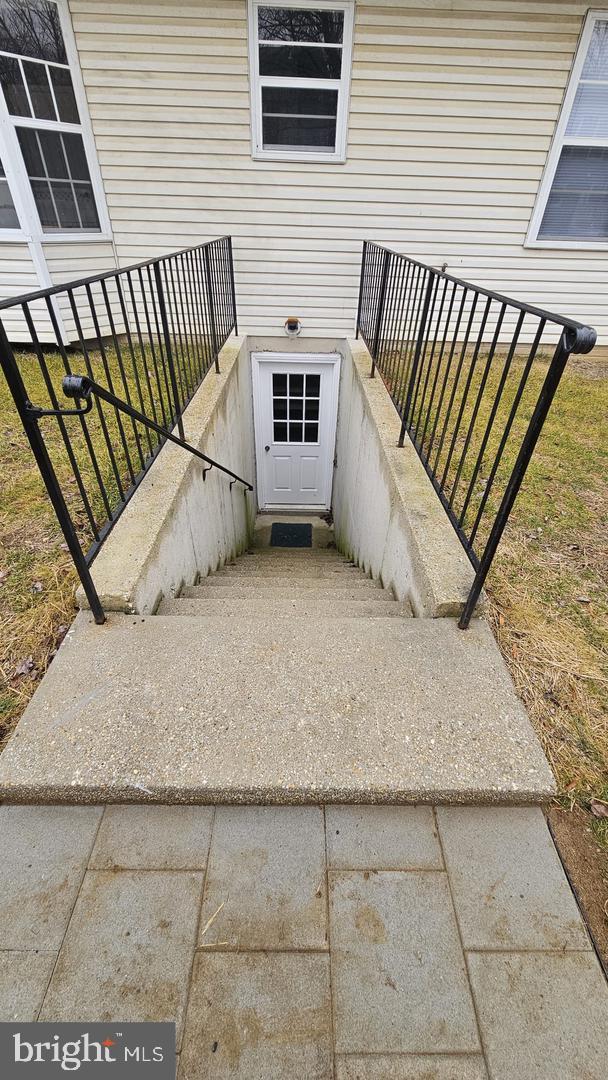 CROFTON VILLAGE - Residential Lease