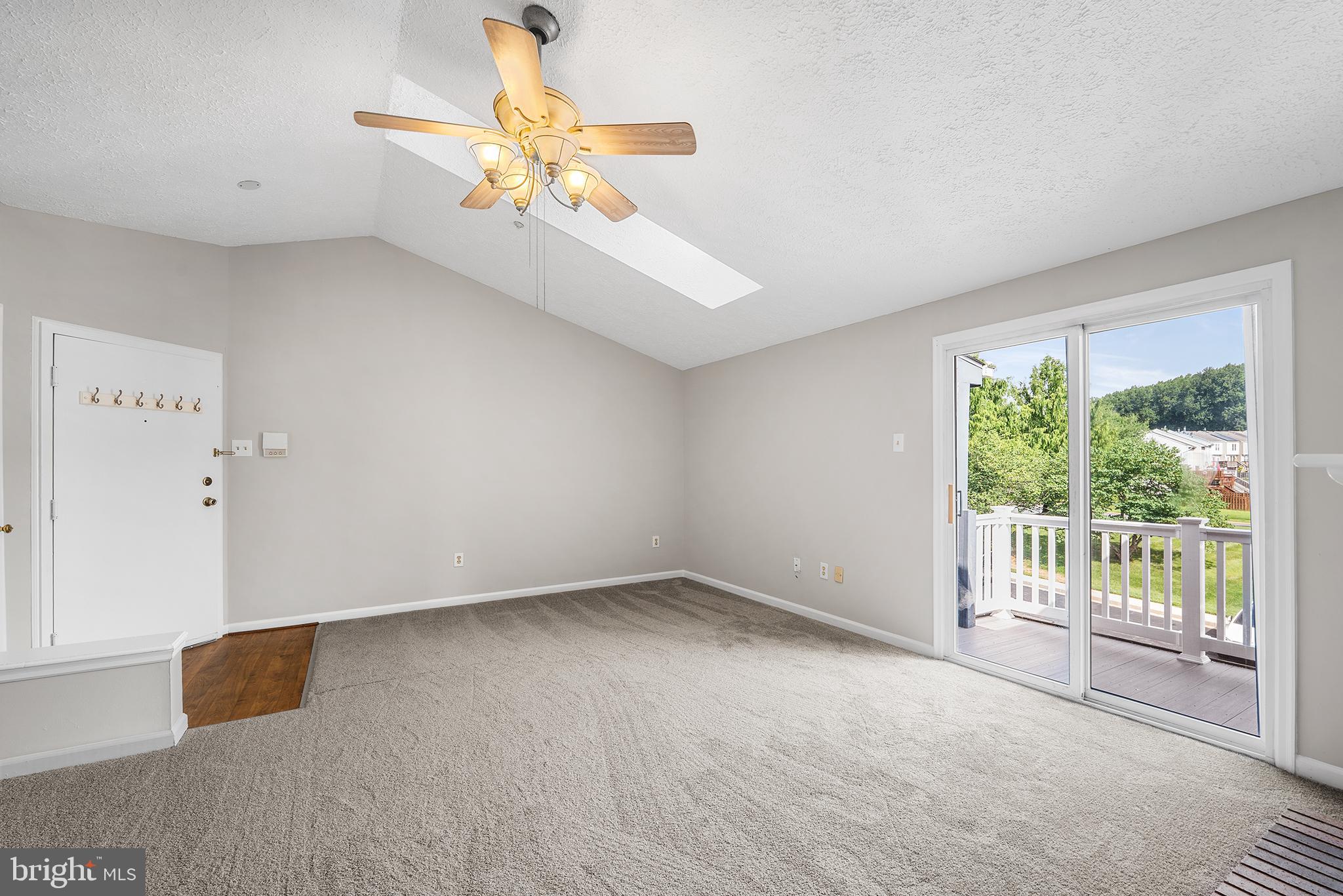 207 OAK LEAF CIRCLE 207-J