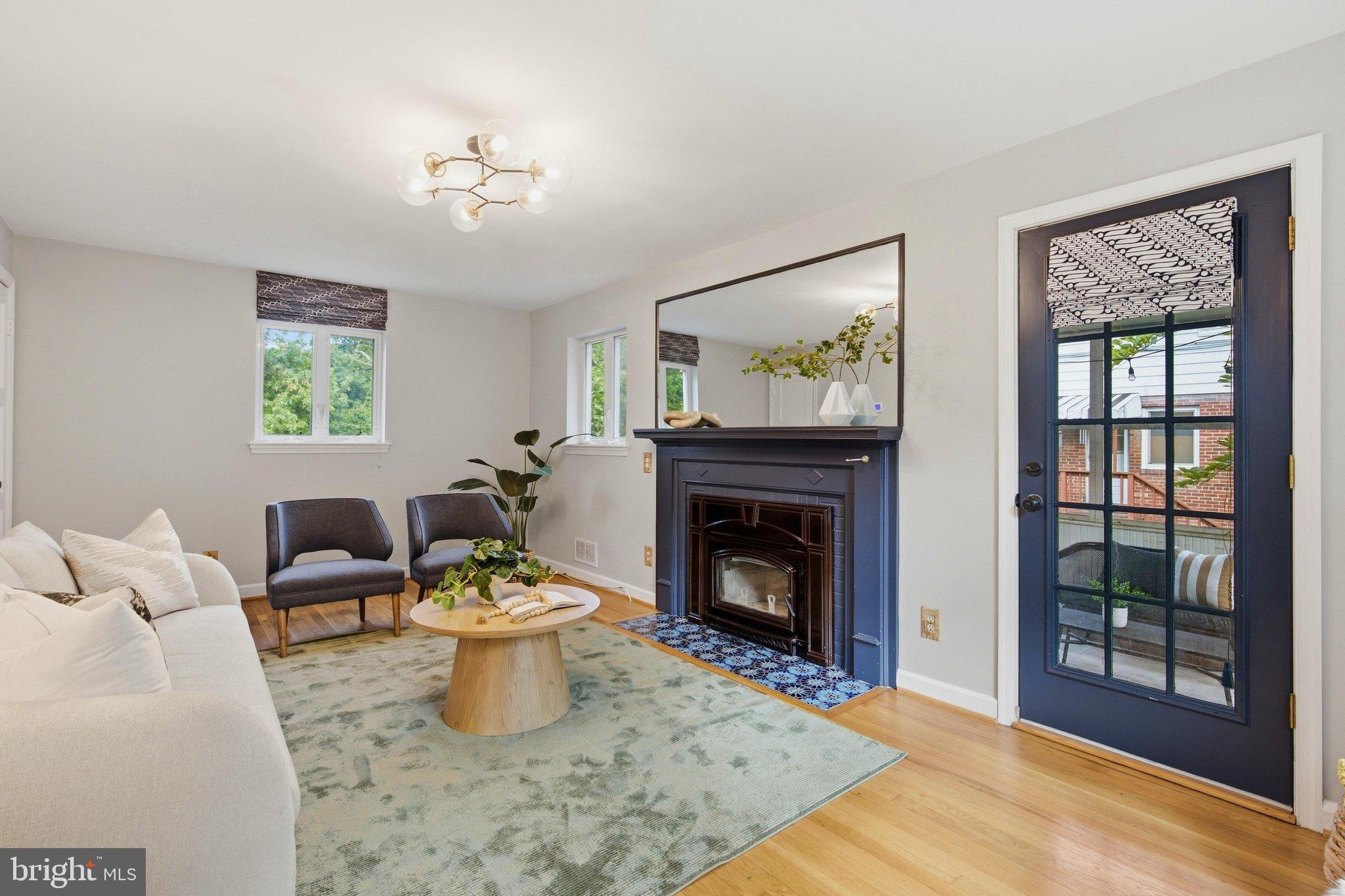 2422 LAKE AVENUE