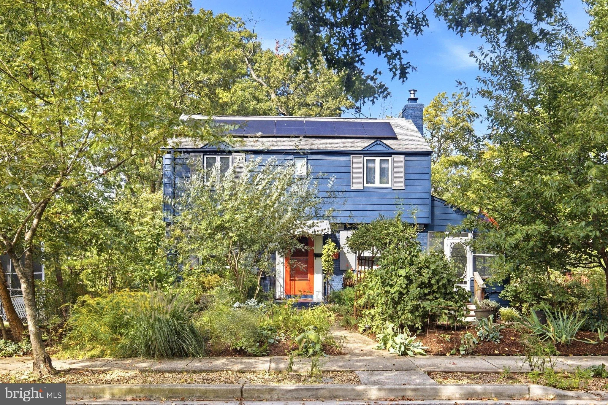 2422 Lake Avenue