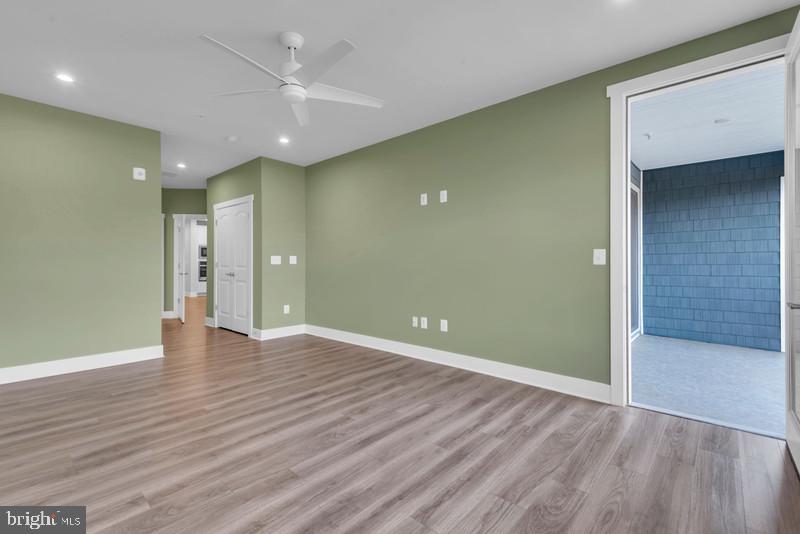 FOUR SEASONS AT KENT ISLAND - Residential