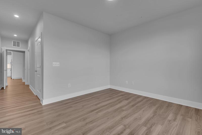 FOUR SEASONS AT KENT ISLAND - Residential