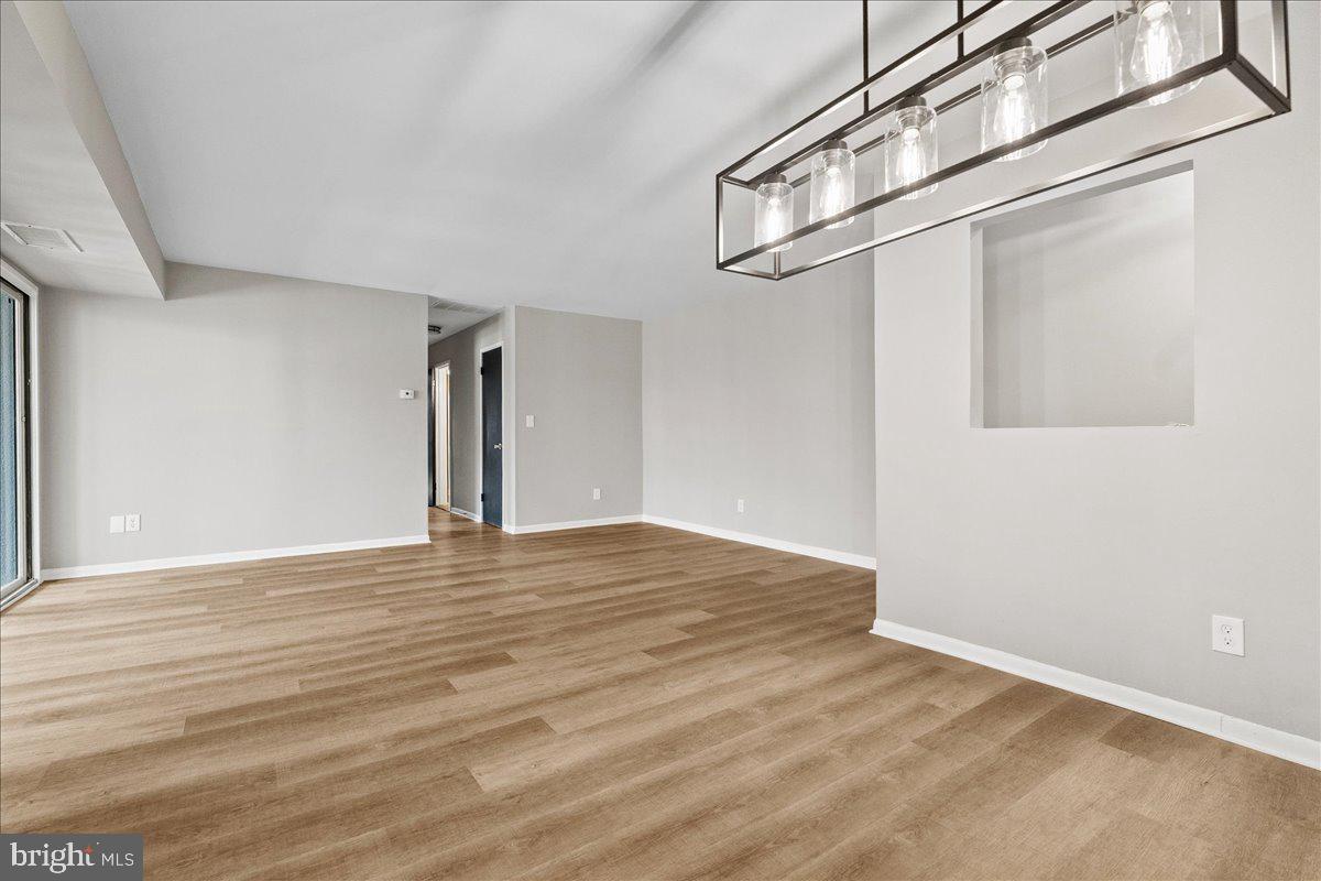 VOM VILLAGE CENTER - Residential