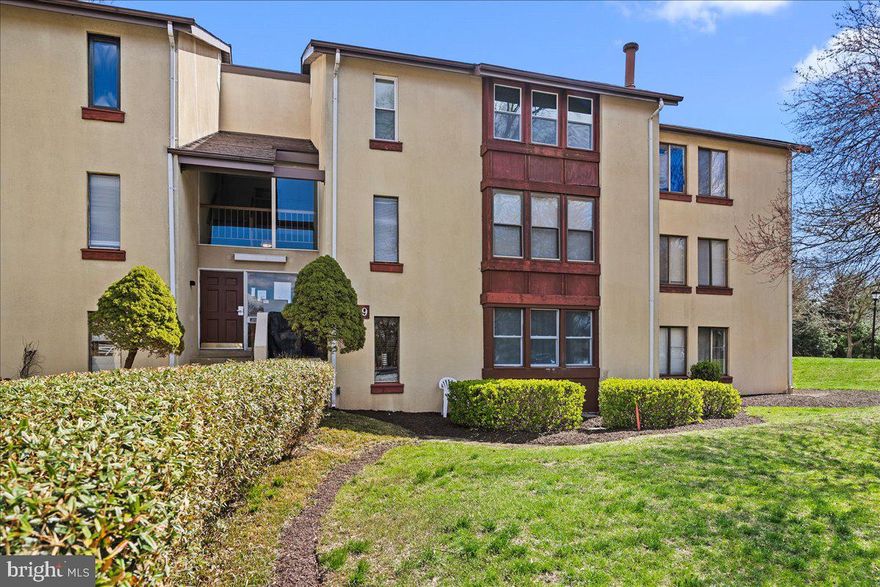 Priced To Sell Fast! Hot Updated 2nd Floor Condo, Spacious Kitchen with QUARTZ Counters, Stainless Steel Appliances, New Cabinets, Modern Tile Backsplash, Spacious Bedrooms, New Custom Paint, Updated Bathrooms, New Flooring, New Lighting, Sunroom, Large Closets, Water/Sewer Included in COA Fee, Much More!! Close to Schools, Shopping, and Commuter Routes. This Will Not Last!