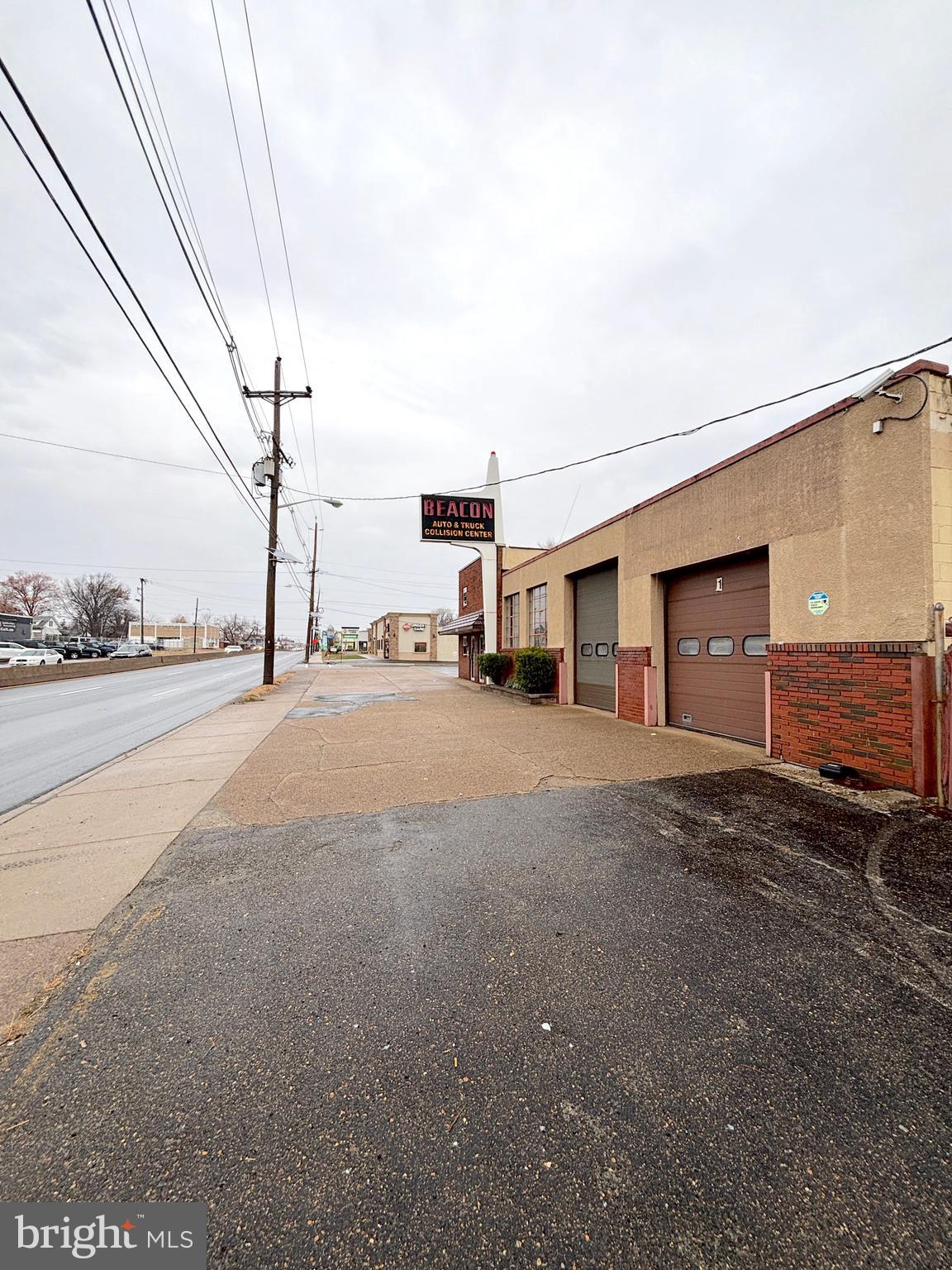 6712 S CRESCENT BOULEVARD N